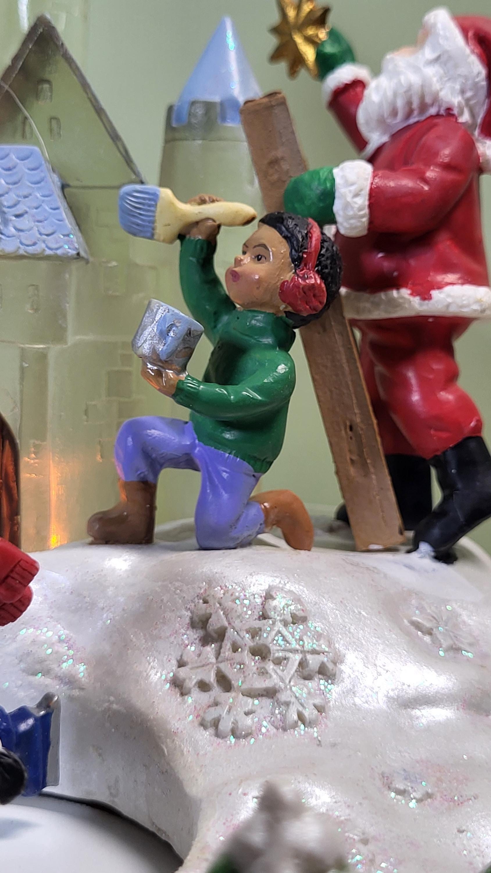 1997 Avon Santa's Magical Castle Musical Figurine - Motion & Lights - With Original Box view 8