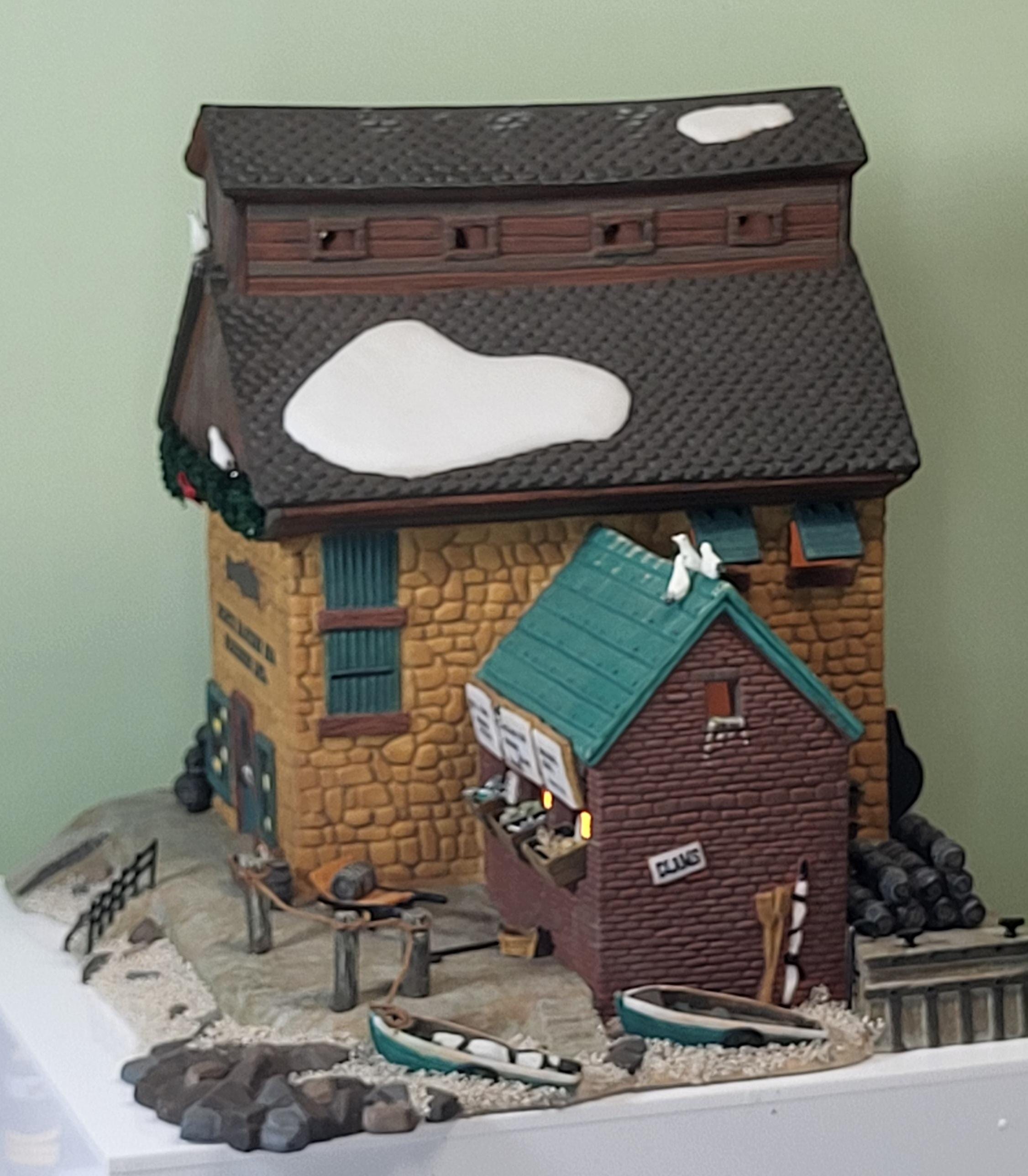 Dept 56 North Eastern Sea Fisheries Ltd Building & Lobster Trappers Set view 13