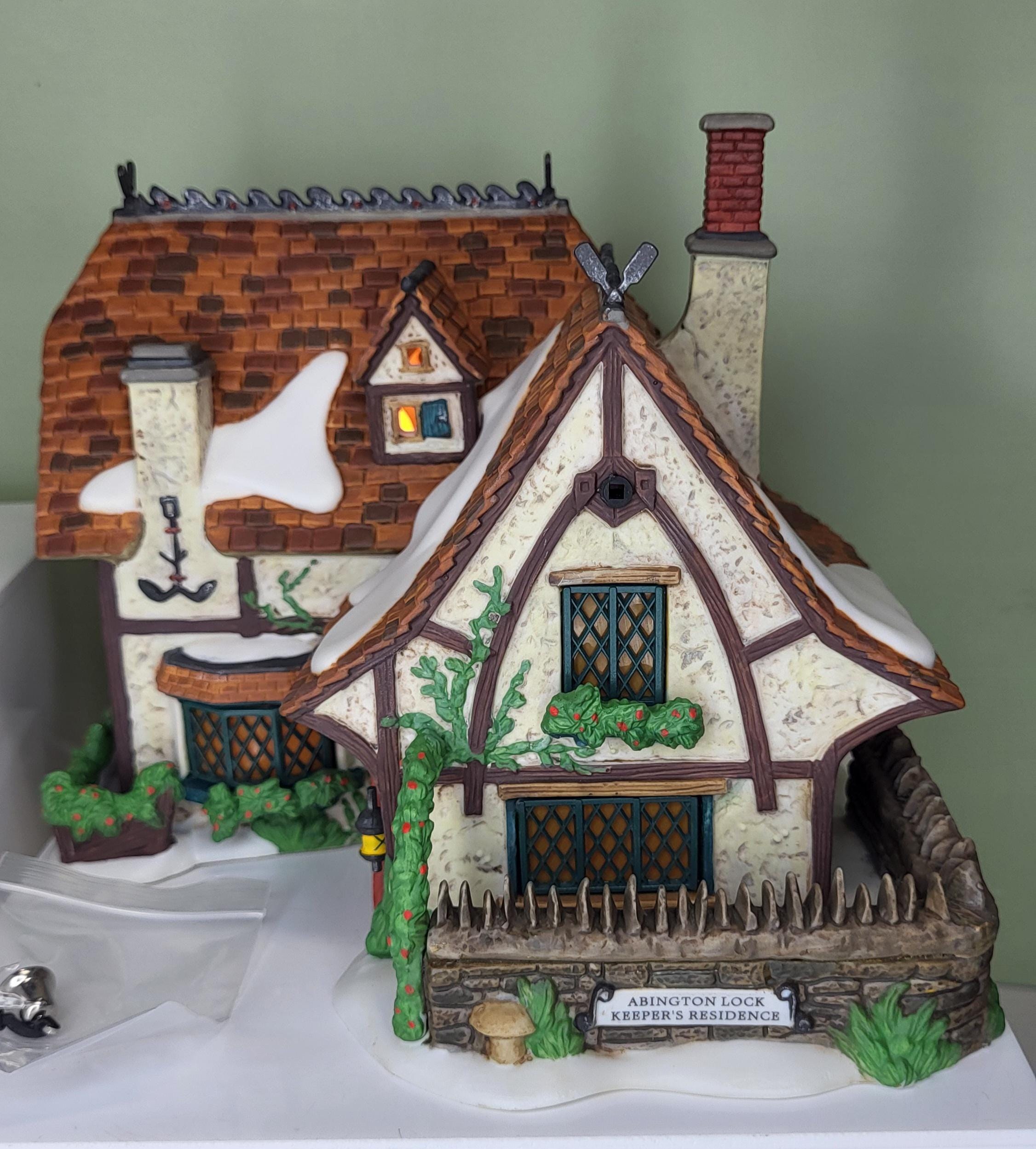 Department 56 Set of 2 Christmas Village Houses view 6