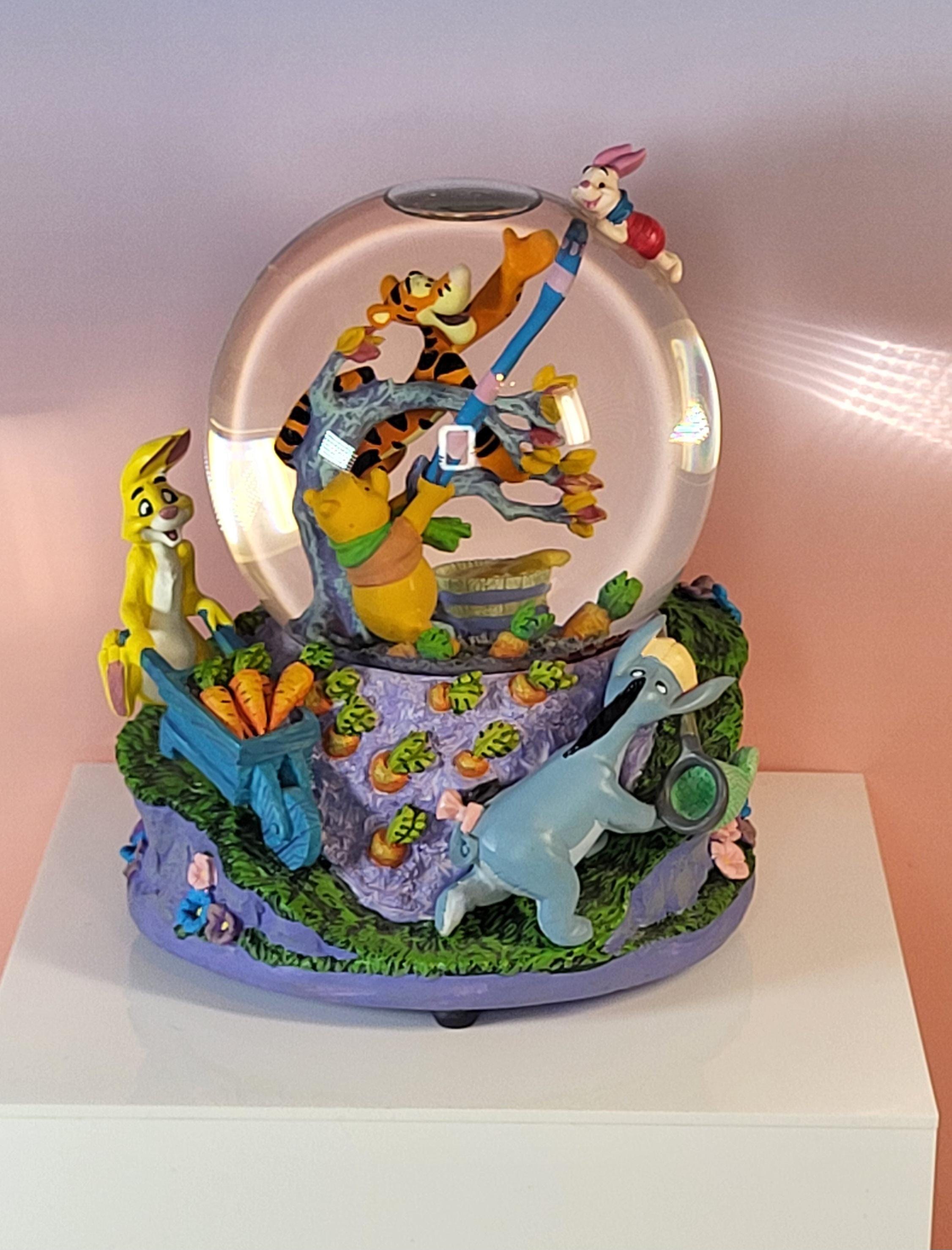 Vintage Retired Disney Store Winnie the Pooh Blustery Day Musical Snow Globe