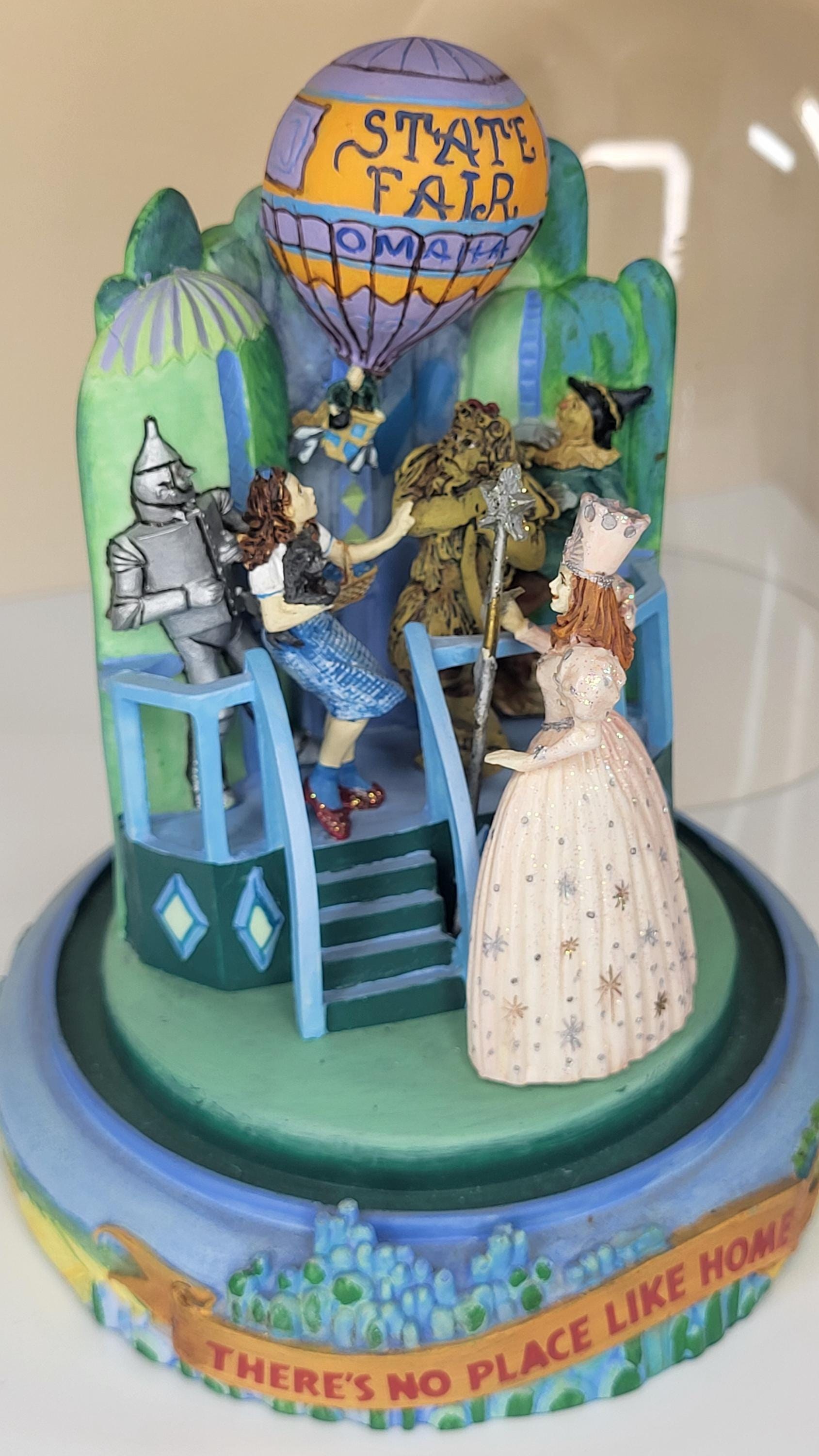 Vintage Wizard of Oz Musical Globe - Franklin Mint Porcelain Sculpture view 6