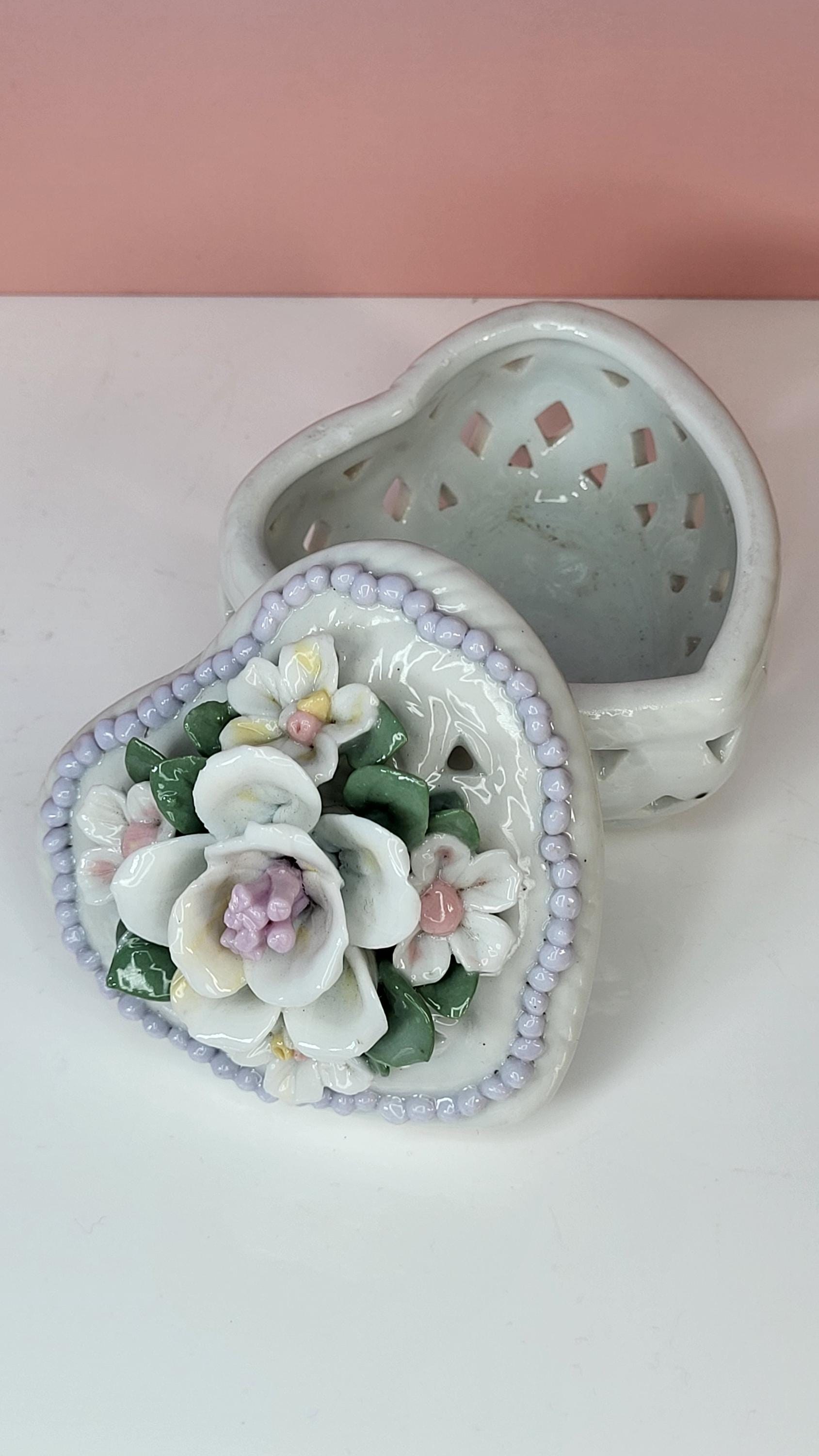 Capodimonte Style Heart Trinket Box view 2