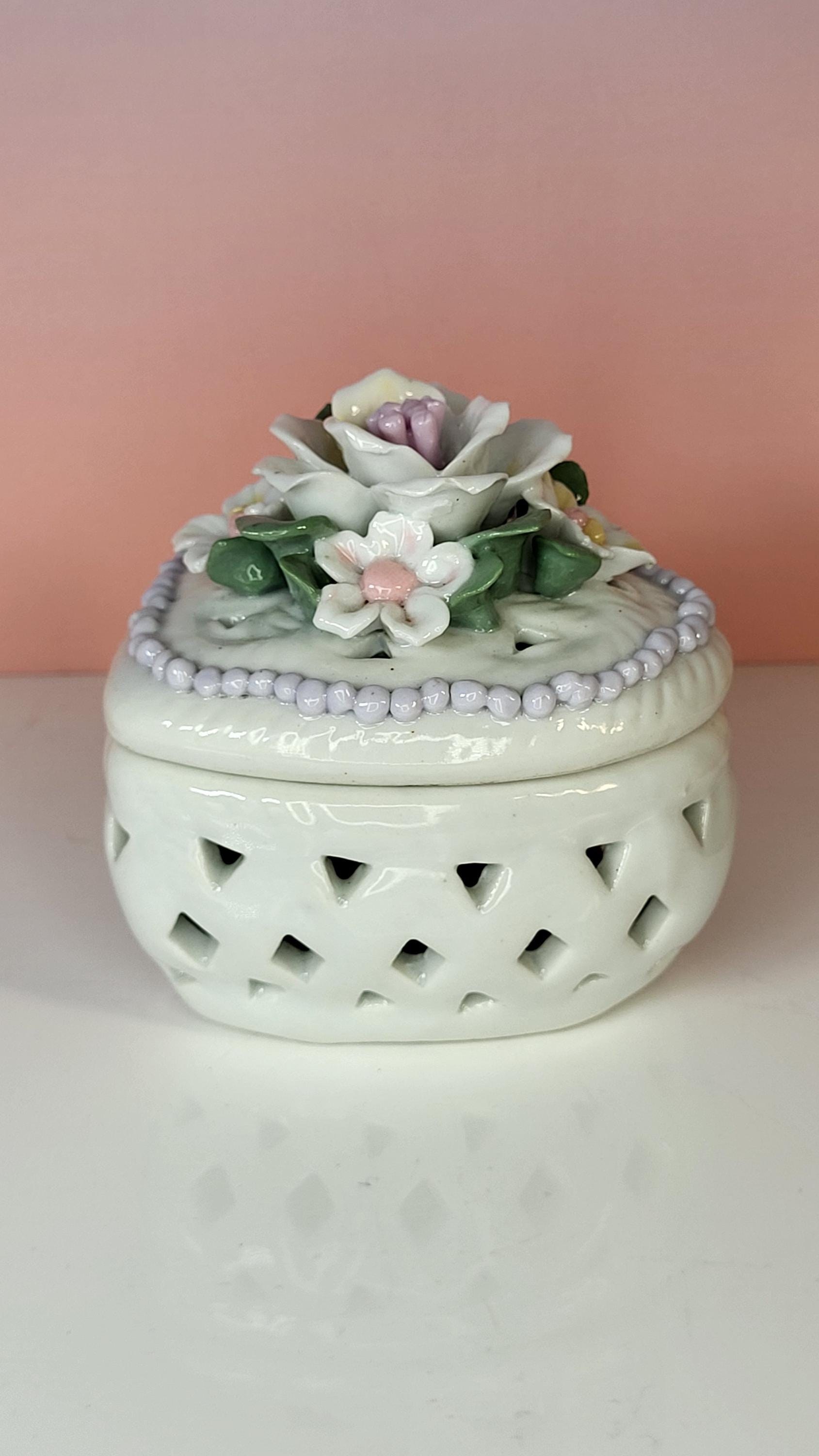 Capodimonte Style Heart Trinket Box view 4