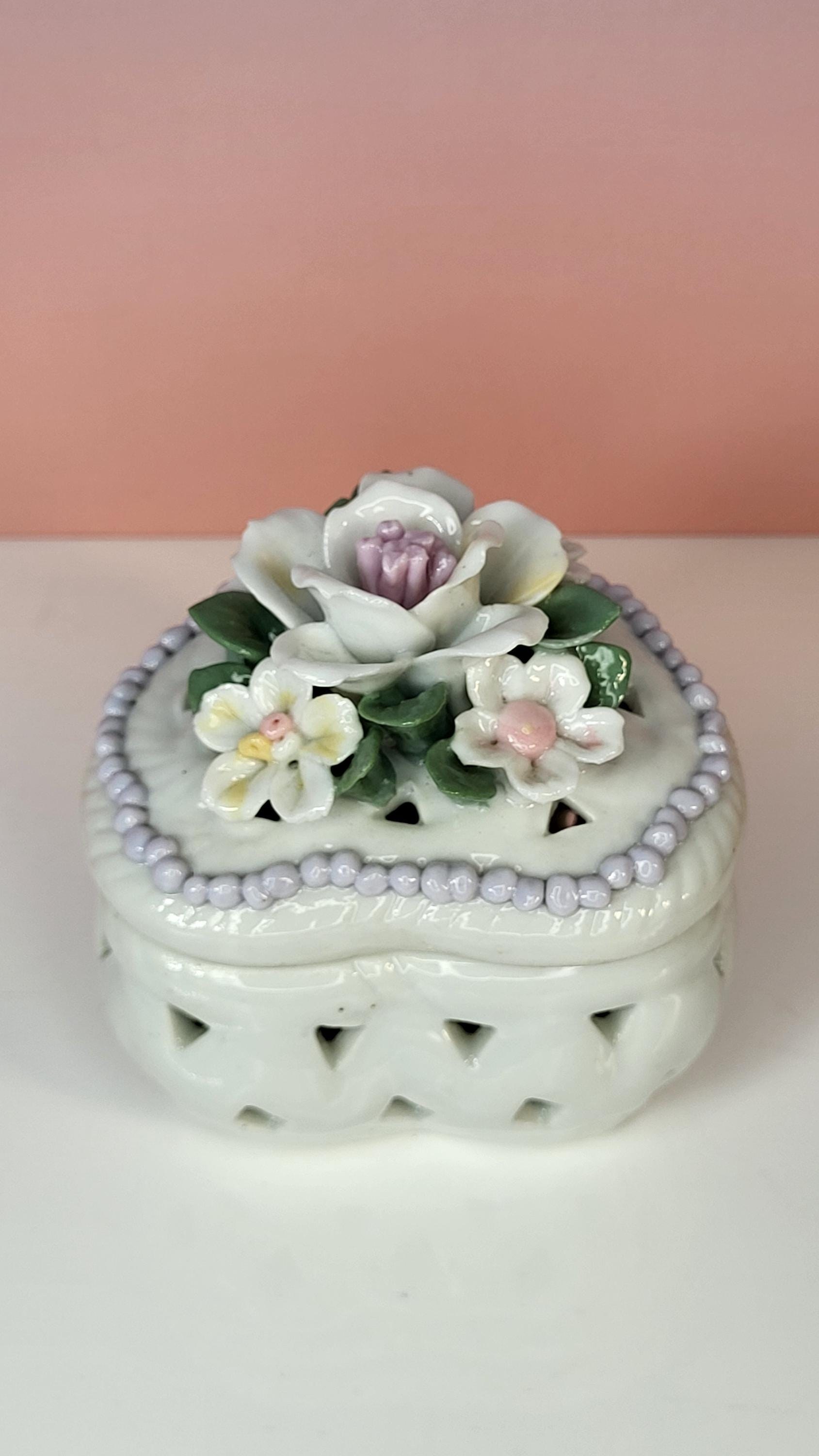 Capodimonte Style Heart Trinket Box view 5