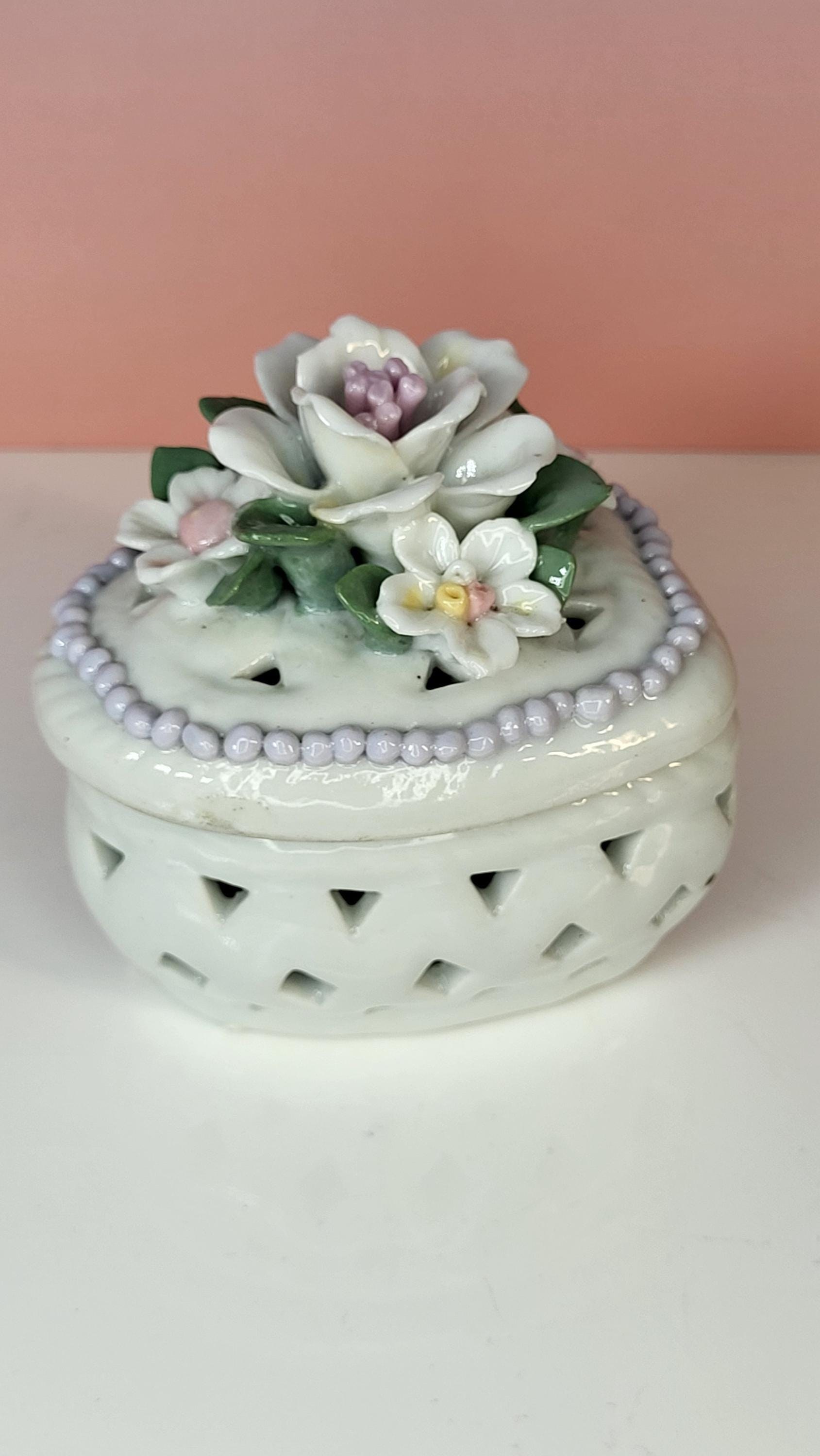 Capodimonte Style Heart Trinket Box view 6