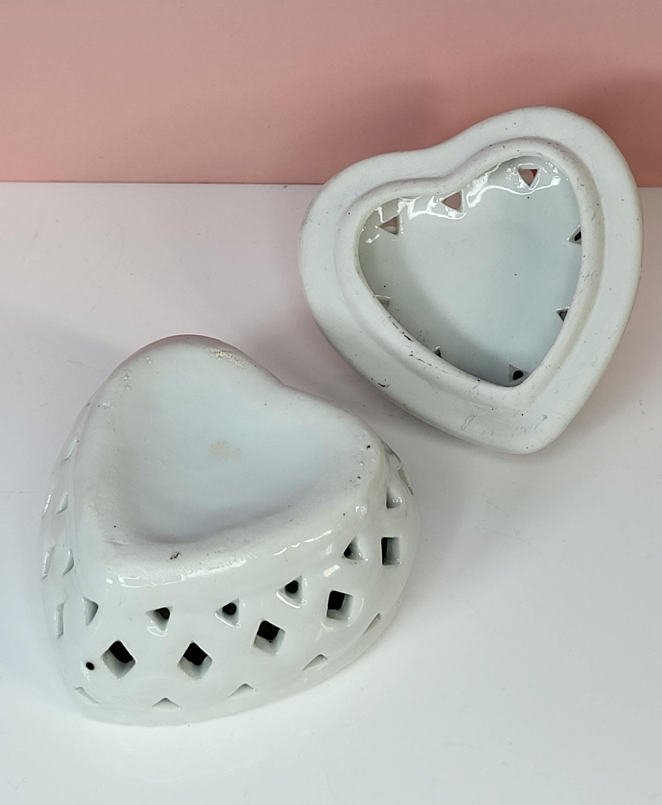 Capodimonte Style Heart Trinket Box view 9
