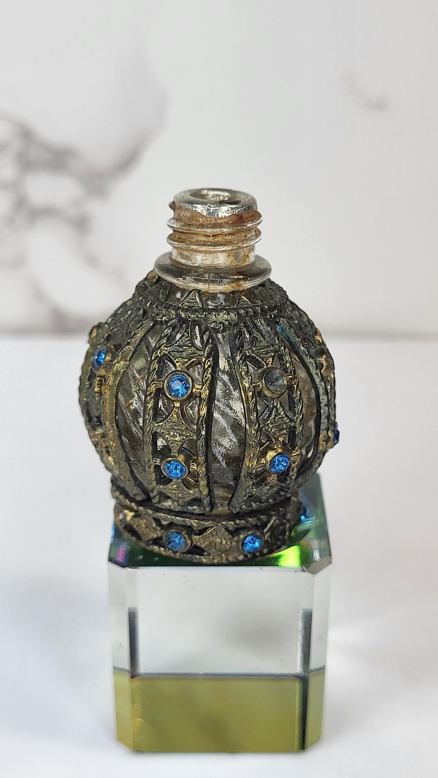 Vintage Irice Czech Perfume Bottle, Blue Rhinestone Filigree, Art Deco Vanity view 8