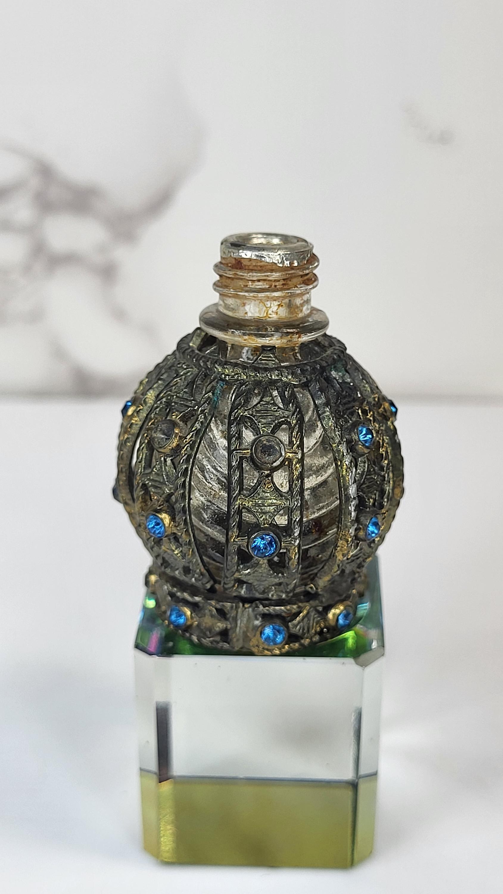 Vintage Irice Czech Perfume Bottle, Blue Rhinestone Filigree, Art Deco Vanity view 9
