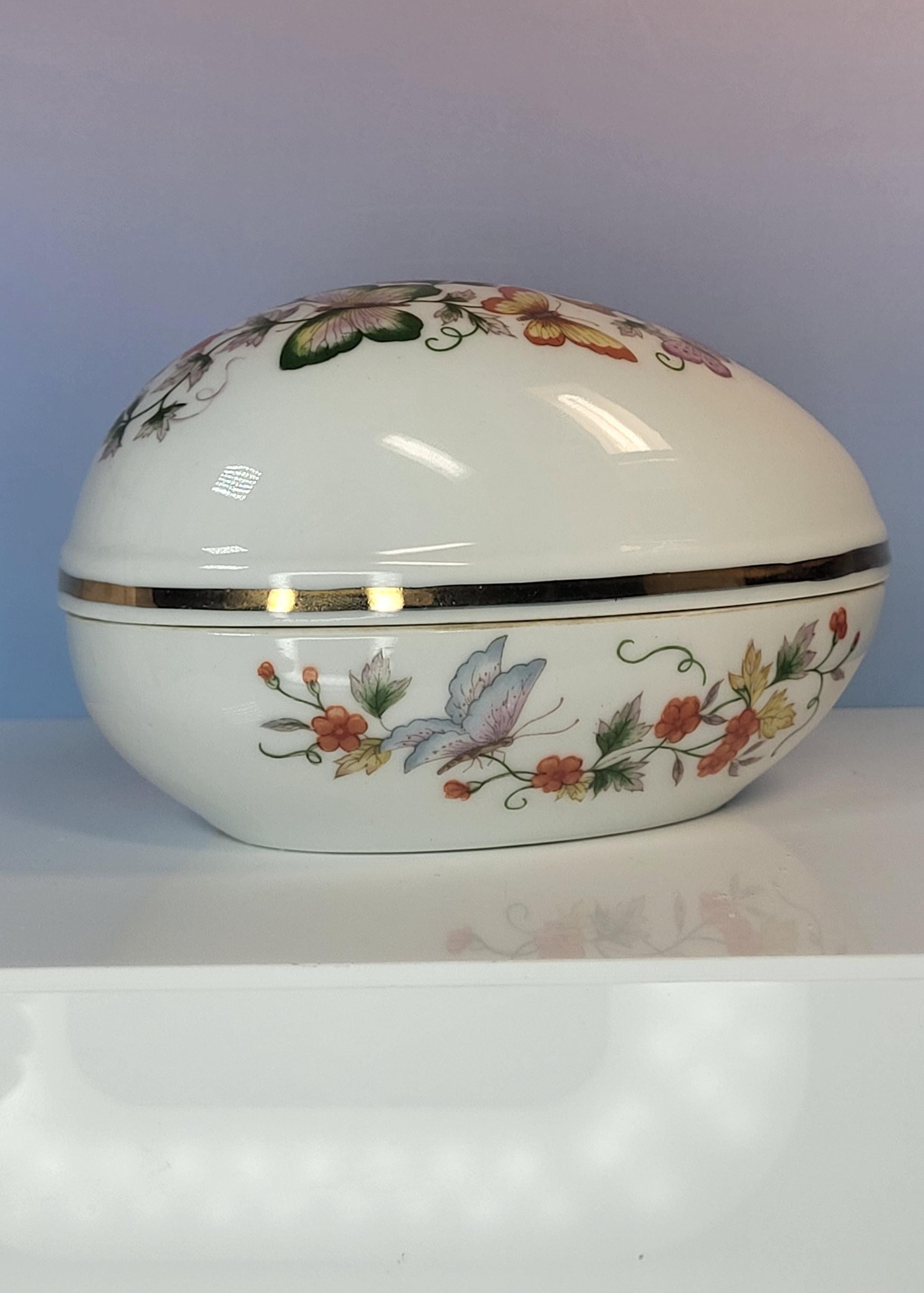 Vintage 1974 Avon Butterfly Porcelain Egg Trinket Box - 22K Gold Trim view 2
