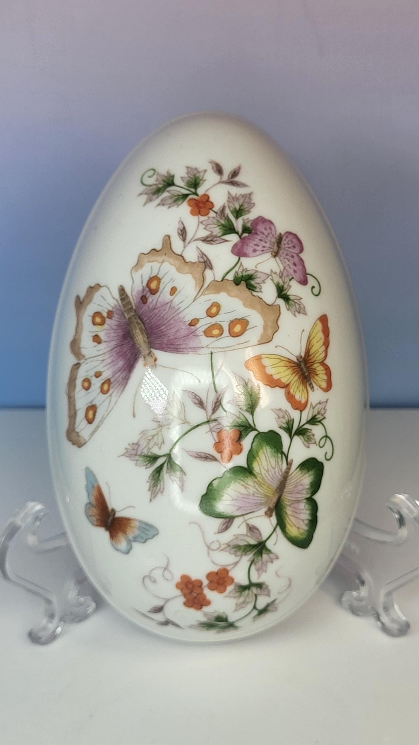 Vintage 1974 Avon Butterfly Porcelain Egg Trinket Box - 22K Gold Trim view 4