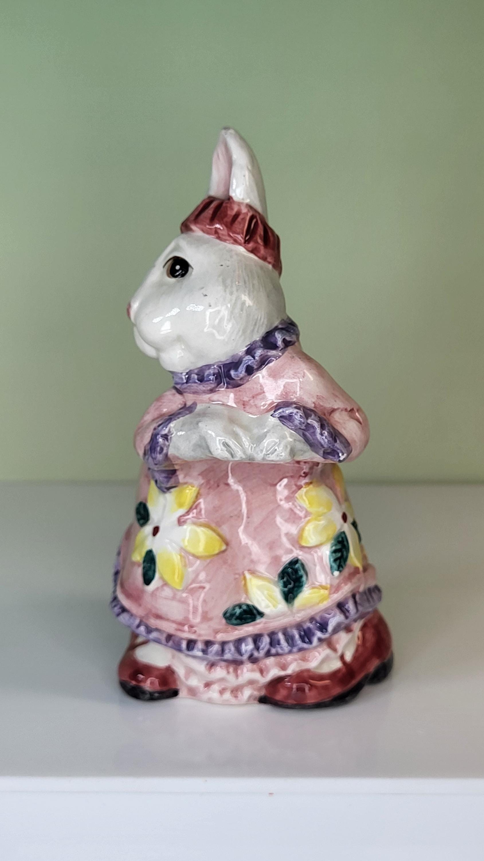 Rare Fitz and Floyd Spring Collector's Set: "Promenade" Rabbit Vase with Glass Insert and Cotton Tailors Bunny Shakers view 17