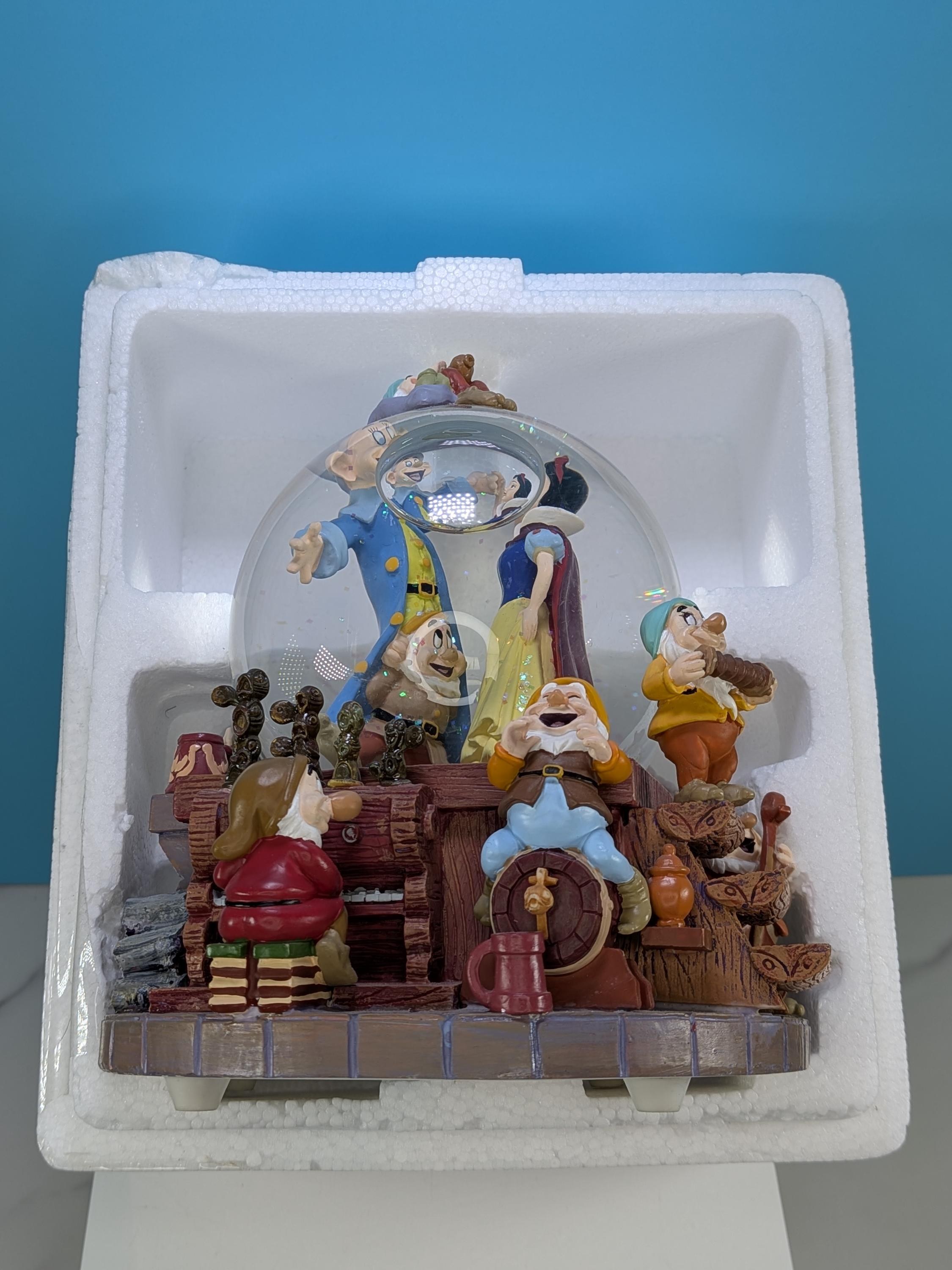 Rare Mint Disney Snow White and 7 Dwarfs Musical Snow Globe "I Whistle A Happy Tune" Original Box & Foam - Collector Grade Vintage Disney view 2