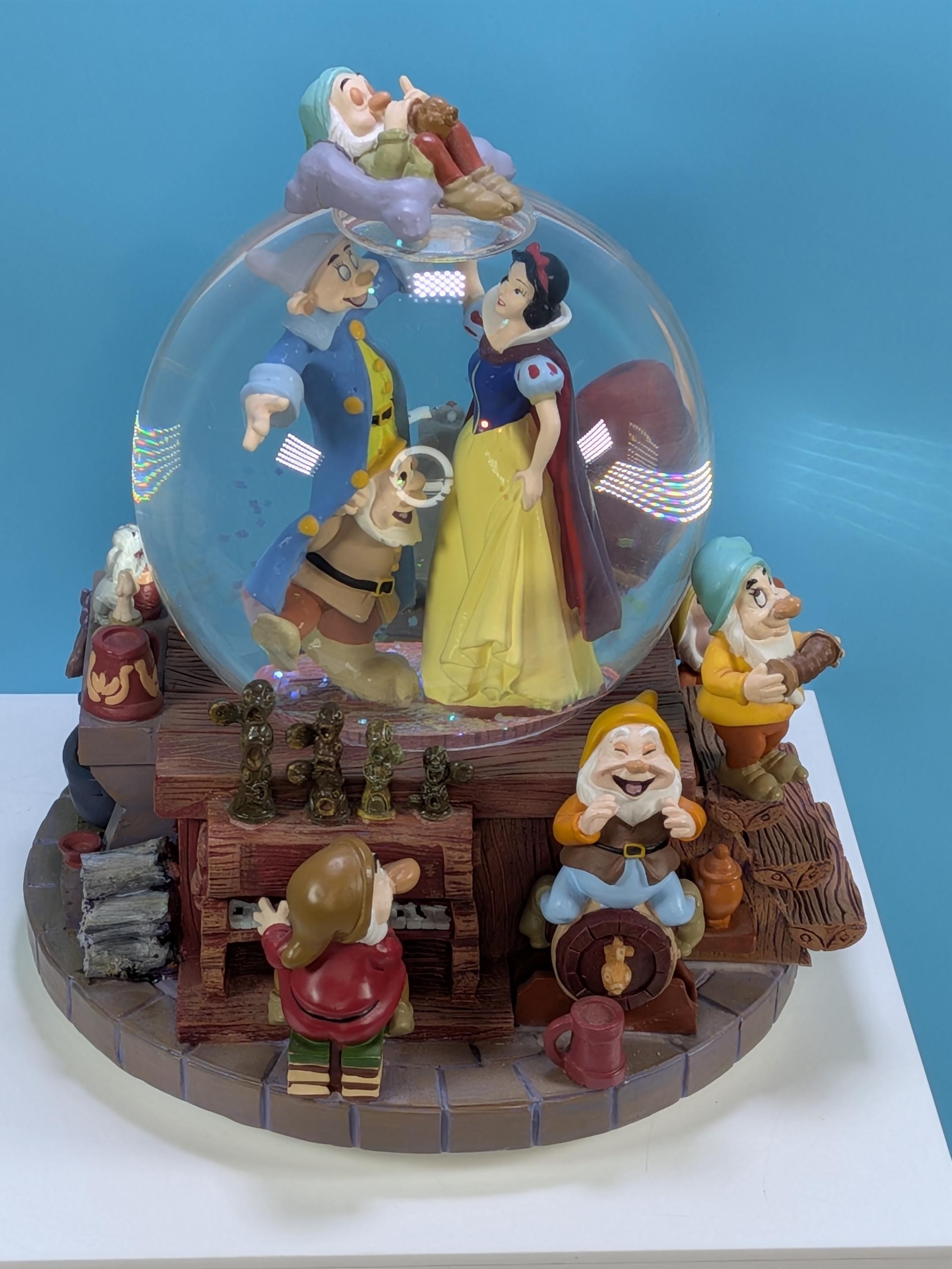 Rare Mint Disney Snow White and 7 Dwarfs Musical Snow Globe "I Whistle A Happy Tune" Original Box & Foam - Collector Grade Vintage Disney view 14