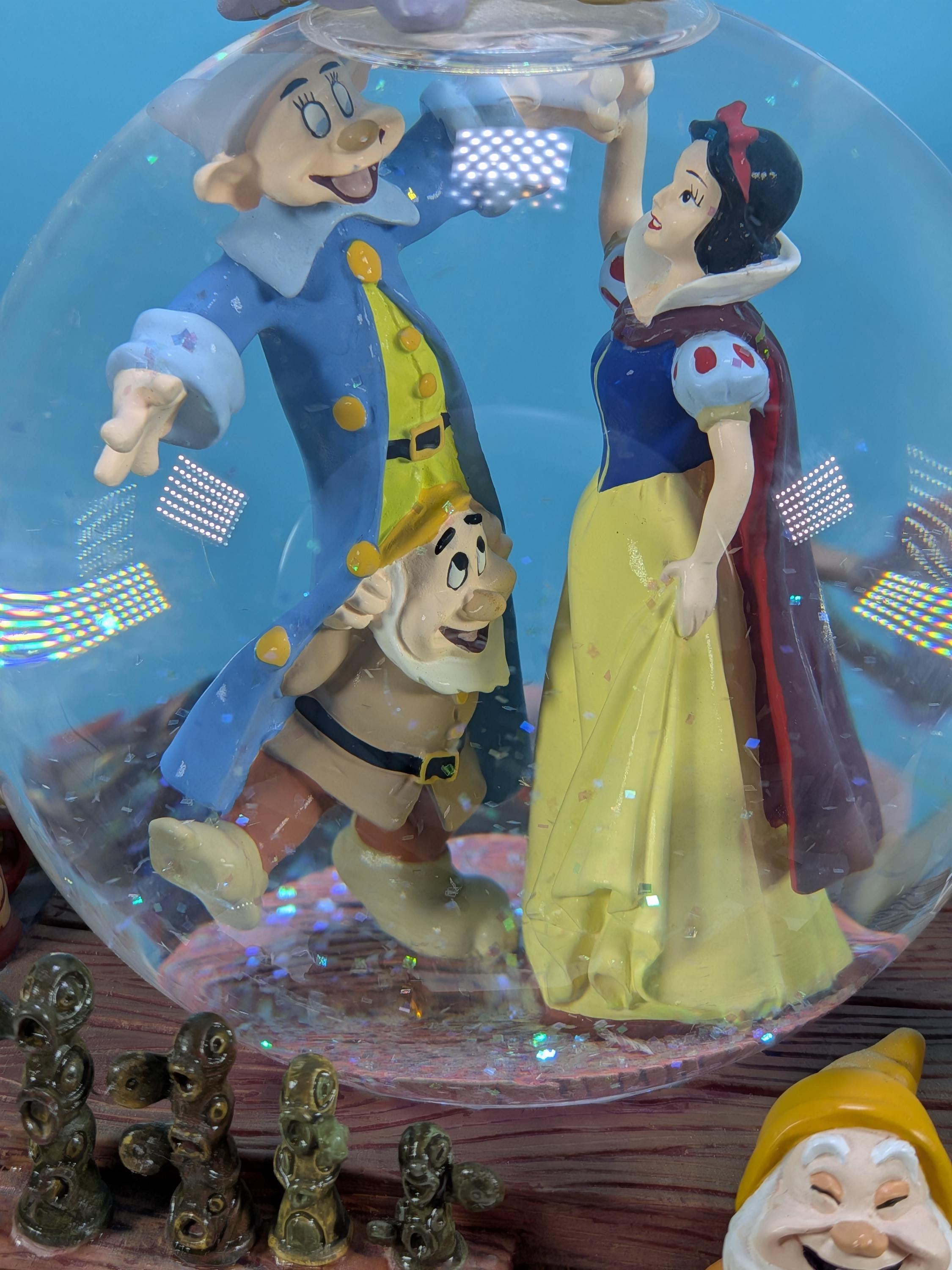 Rare Mint Disney Snow White and 7 Dwarfs Musical Snow Globe "I Whistle A Happy Tune" Original Box & Foam - Collector Grade Vintage Disney view 5