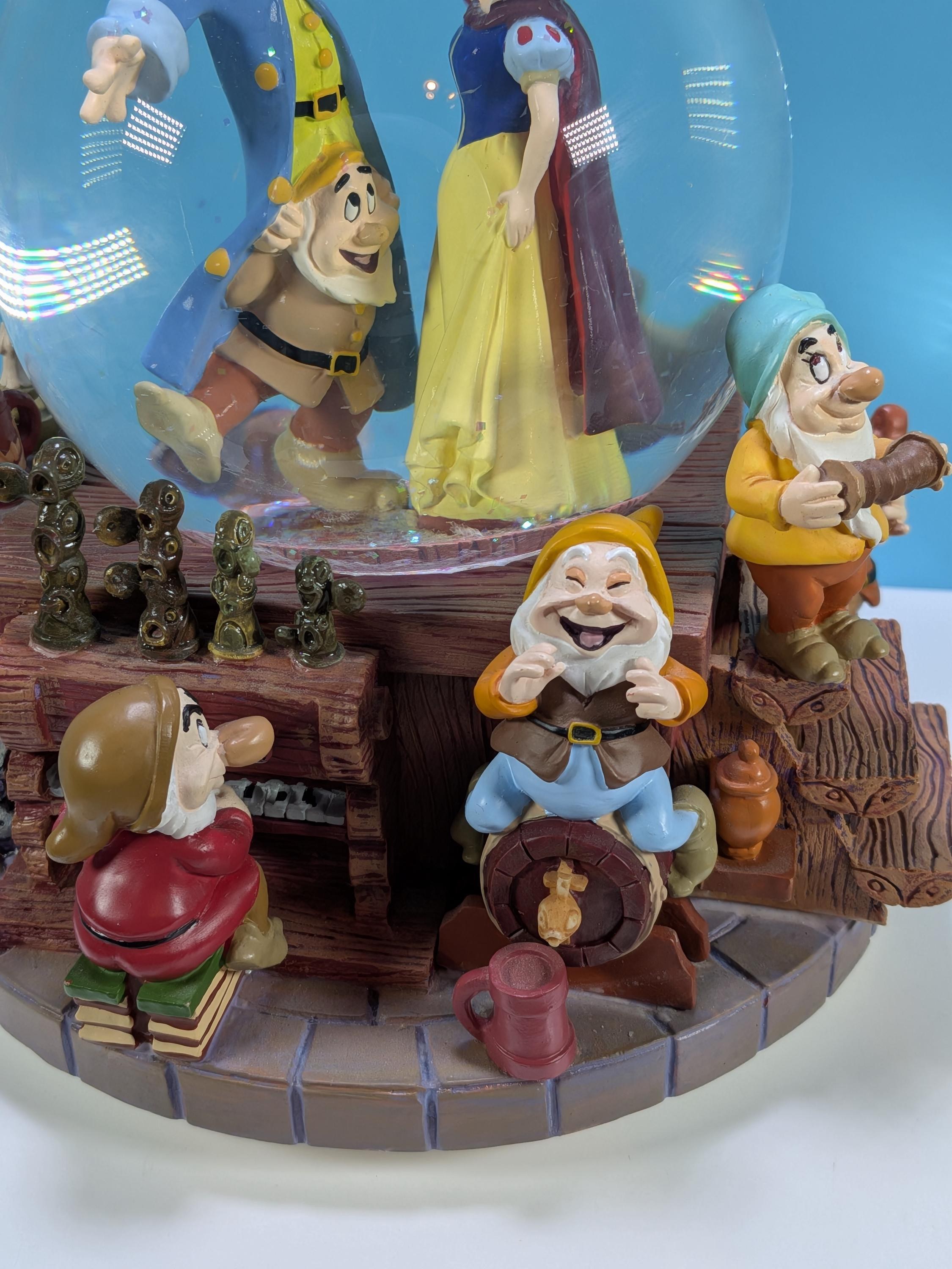 Rare Mint Disney Snow White and 7 Dwarfs Musical Snow Globe "I Whistle A Happy Tune" Original Box & Foam - Collector Grade Vintage Disney view 6