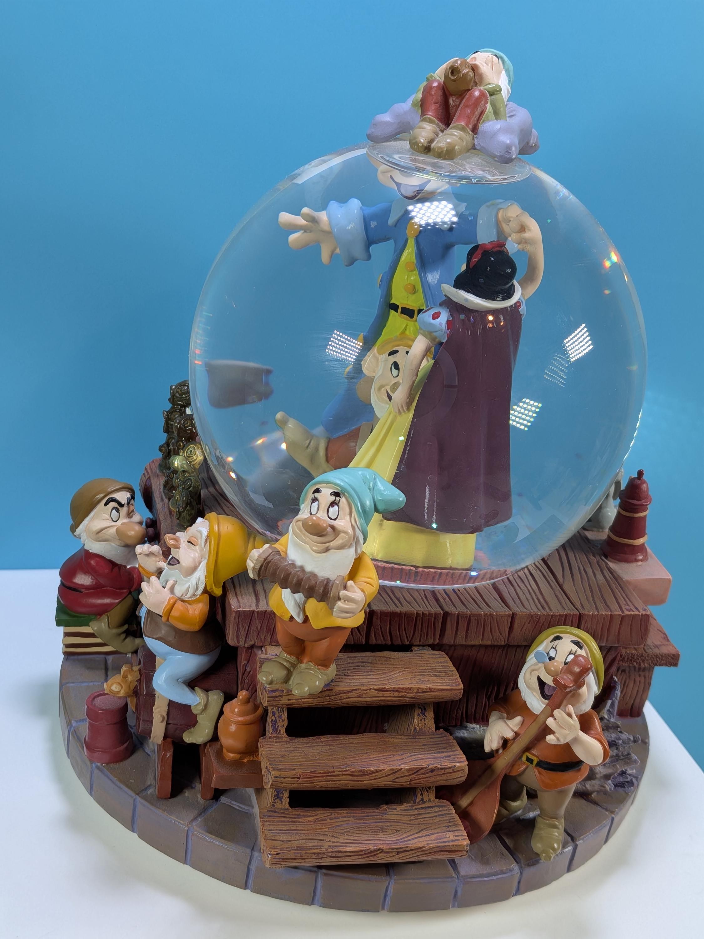 Rare Mint Disney Snow White and 7 Dwarfs Musical Snow Globe "I Whistle A Happy Tune" Original Box & Foam - Collector Grade Vintage Disney view 8