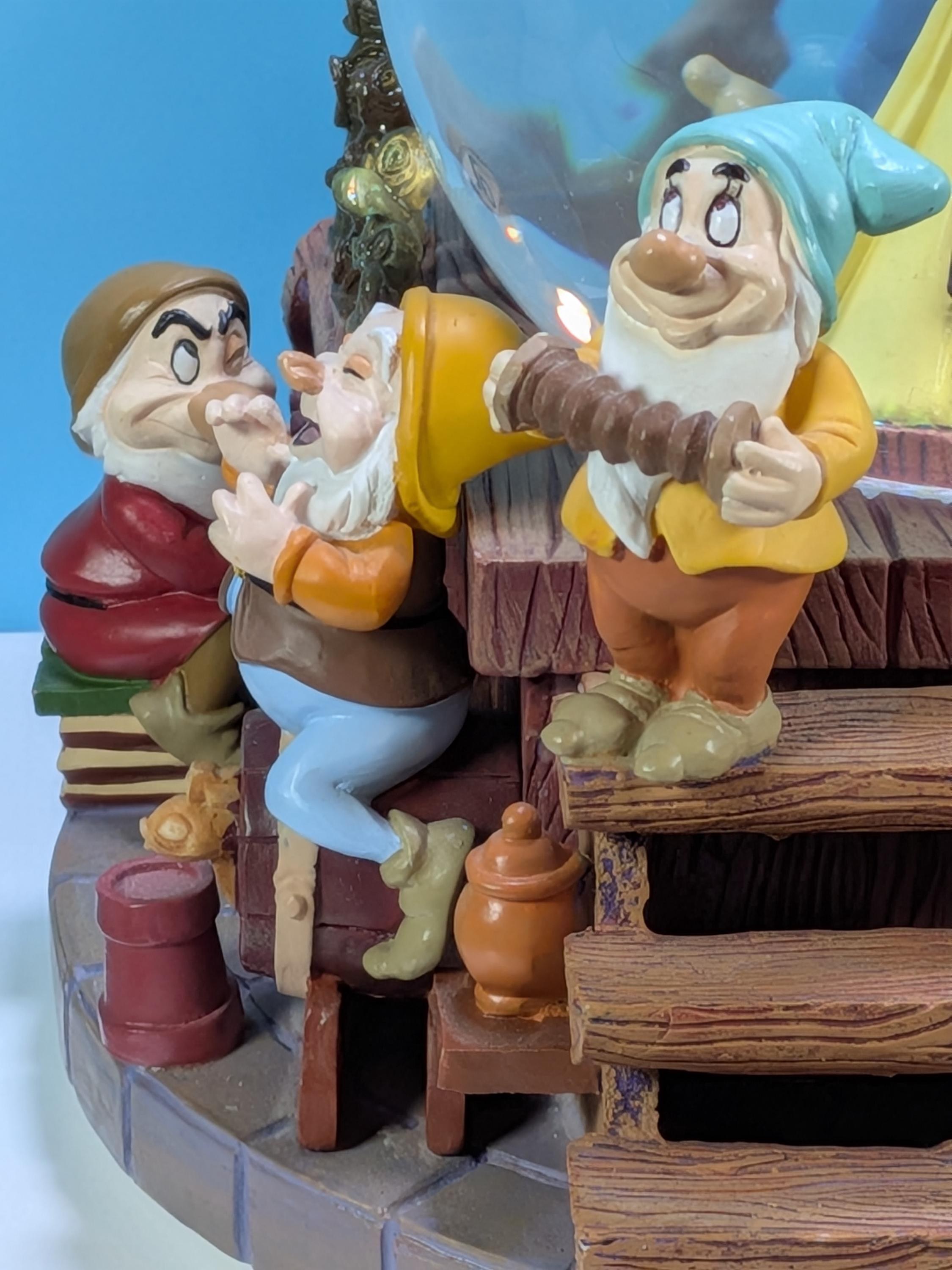 Rare Mint Disney Snow White and 7 Dwarfs Musical Snow Globe "I Whistle A Happy Tune" Original Box & Foam - Collector Grade Vintage Disney view 9