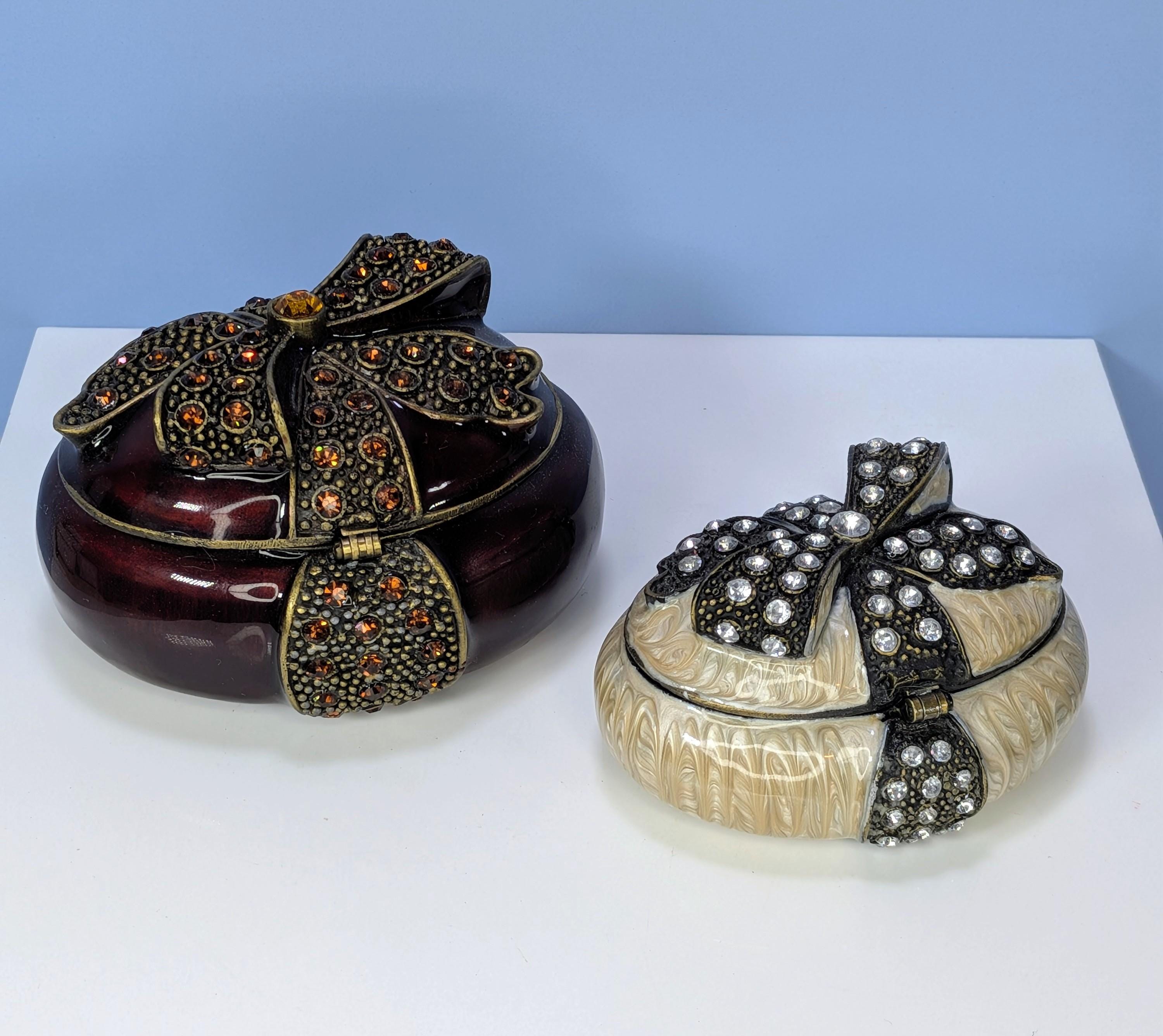 Vintage His and Hers Bedside Trinket Boxes view 4
