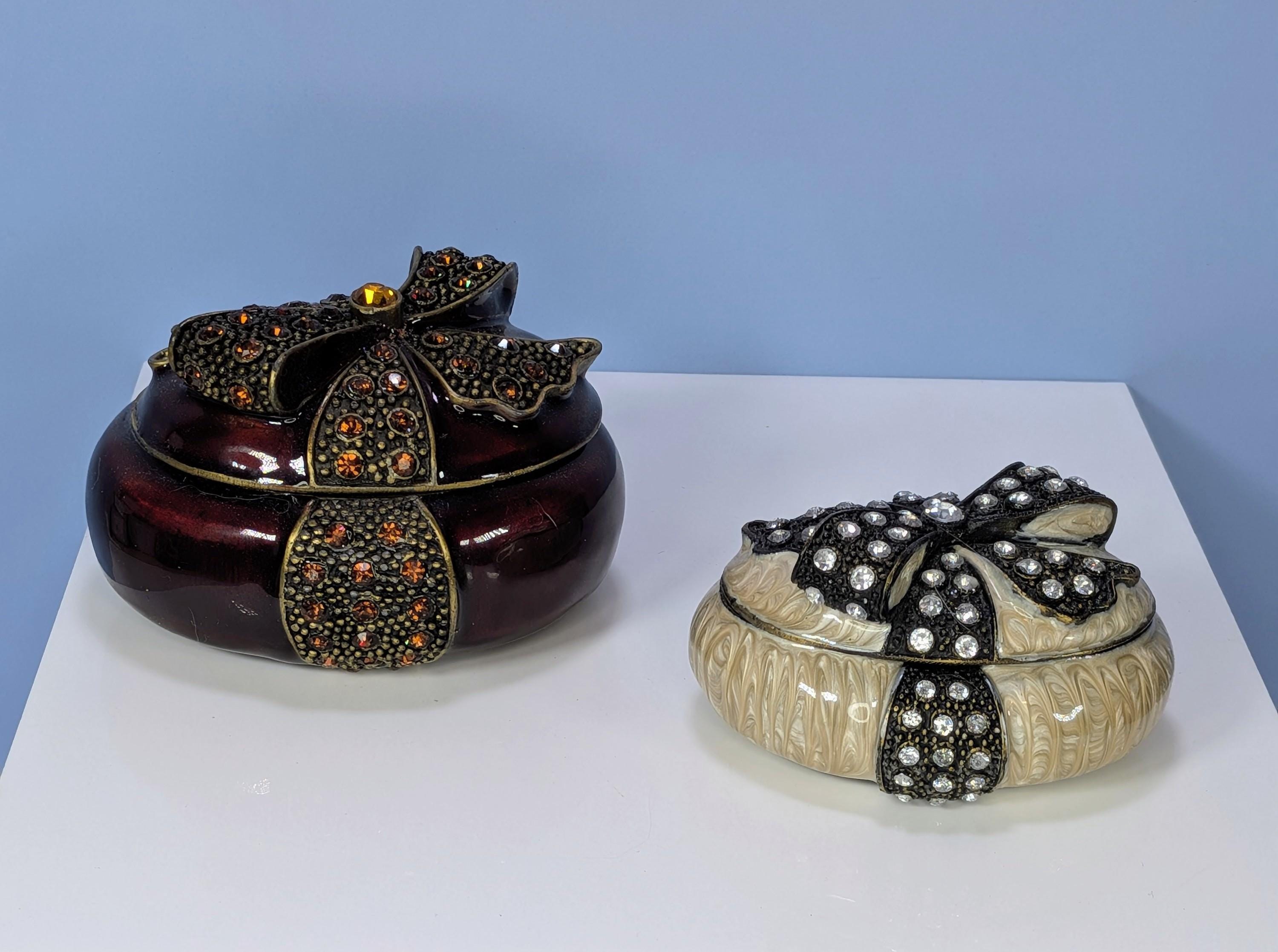 Vintage His and Hers Bedside Trinket Boxes view 5