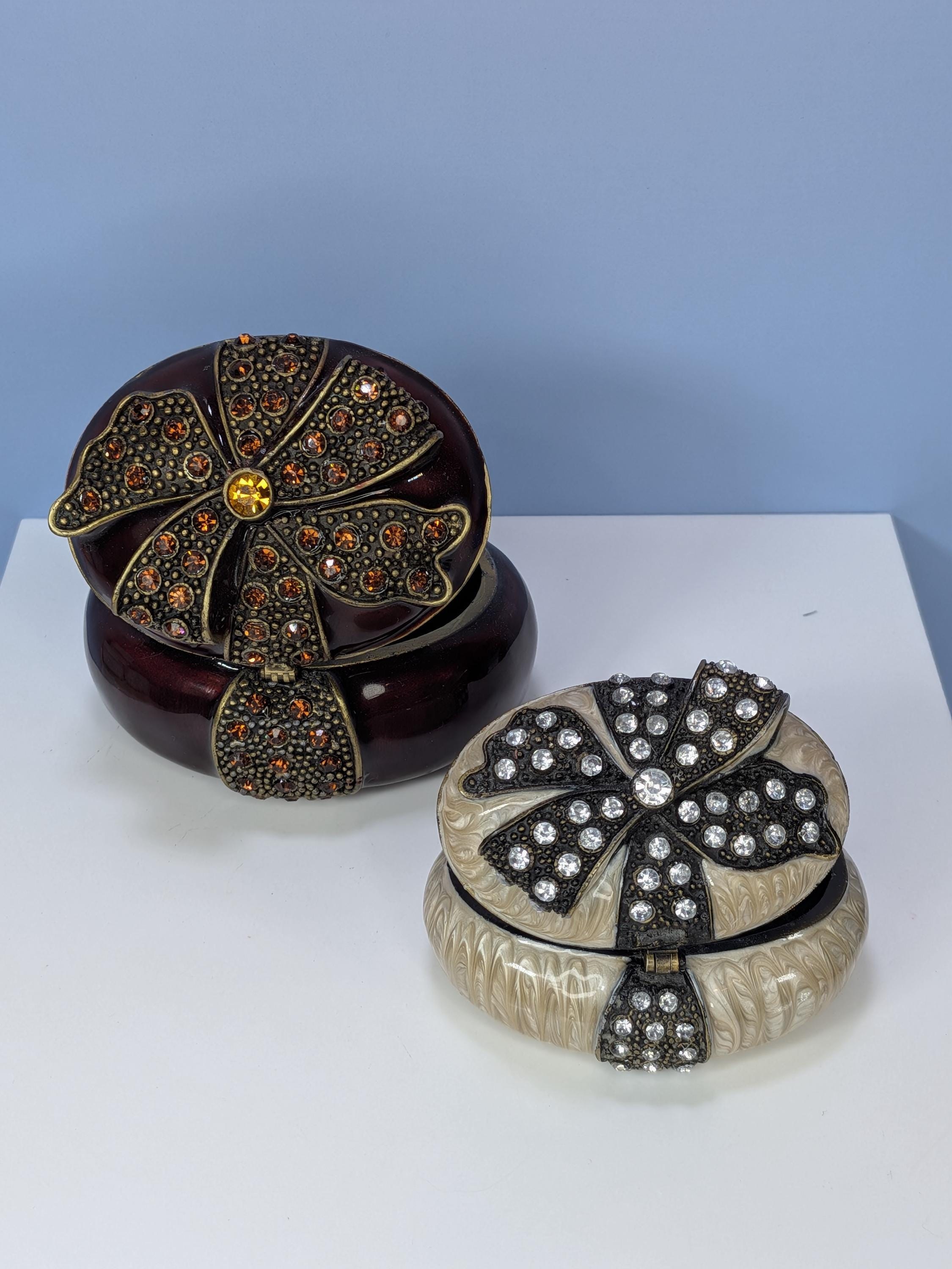 Vintage His and Hers Bedside Trinket Boxes view 7