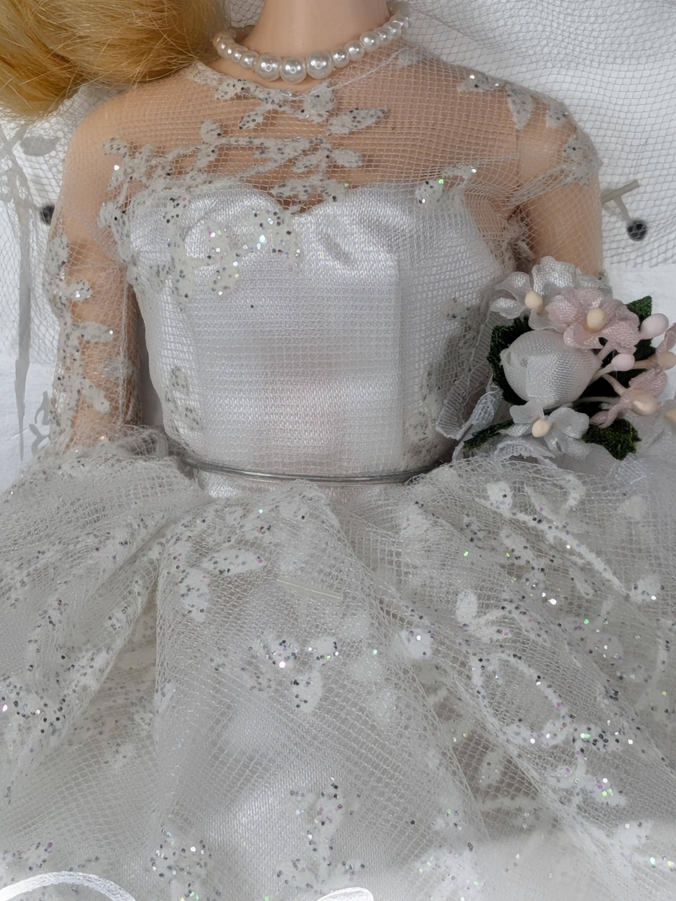 1996 Wedding Day Barbie Doll NRFB 1960 Fashion Reproduction Mattel 17119 Vintage Bridal Barbie Collector Edition NRFB Excellent Condition view 8