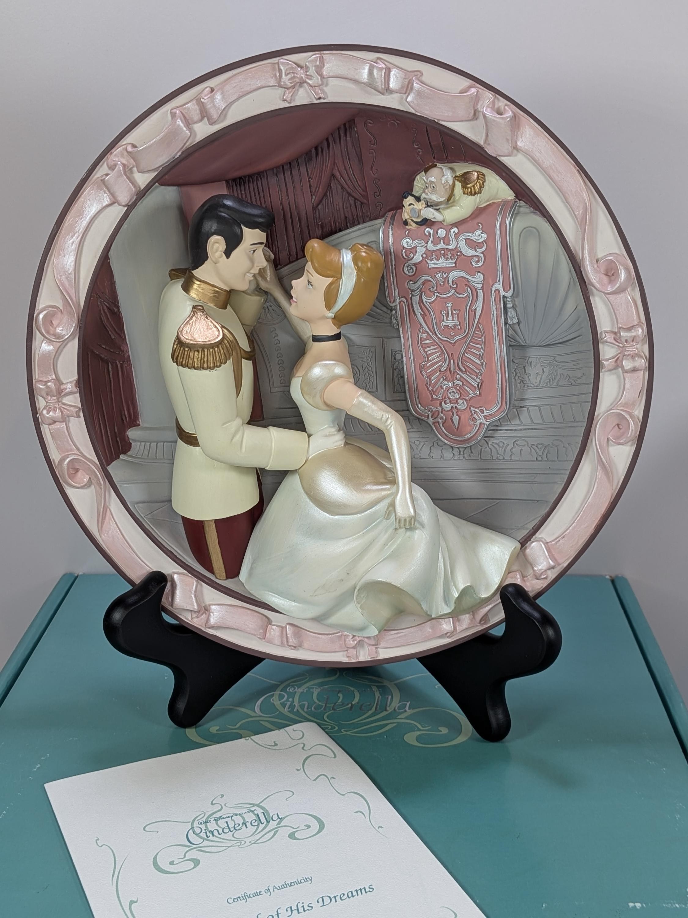 Complete Set of 4 Rare Vintage 90s Disney Store Cinderella 3D Sculptural Plates - Limited Edition - Like New - Original Boxes & COAs view 13