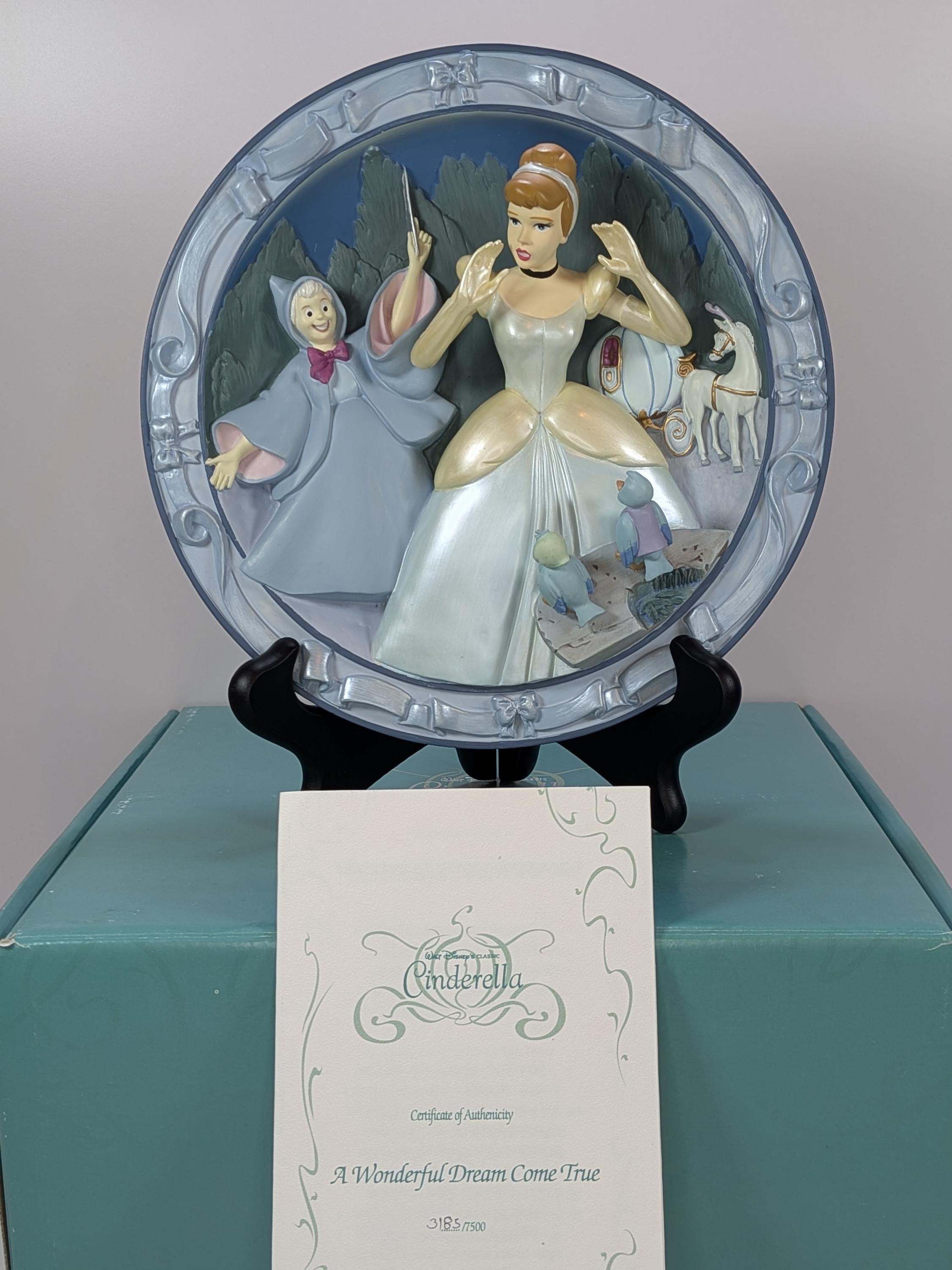 Complete Set of 4 Rare Vintage 90s Disney Store Cinderella 3D Sculptural Plates - Limited Edition - Like New - Original Boxes & COAs view 16
