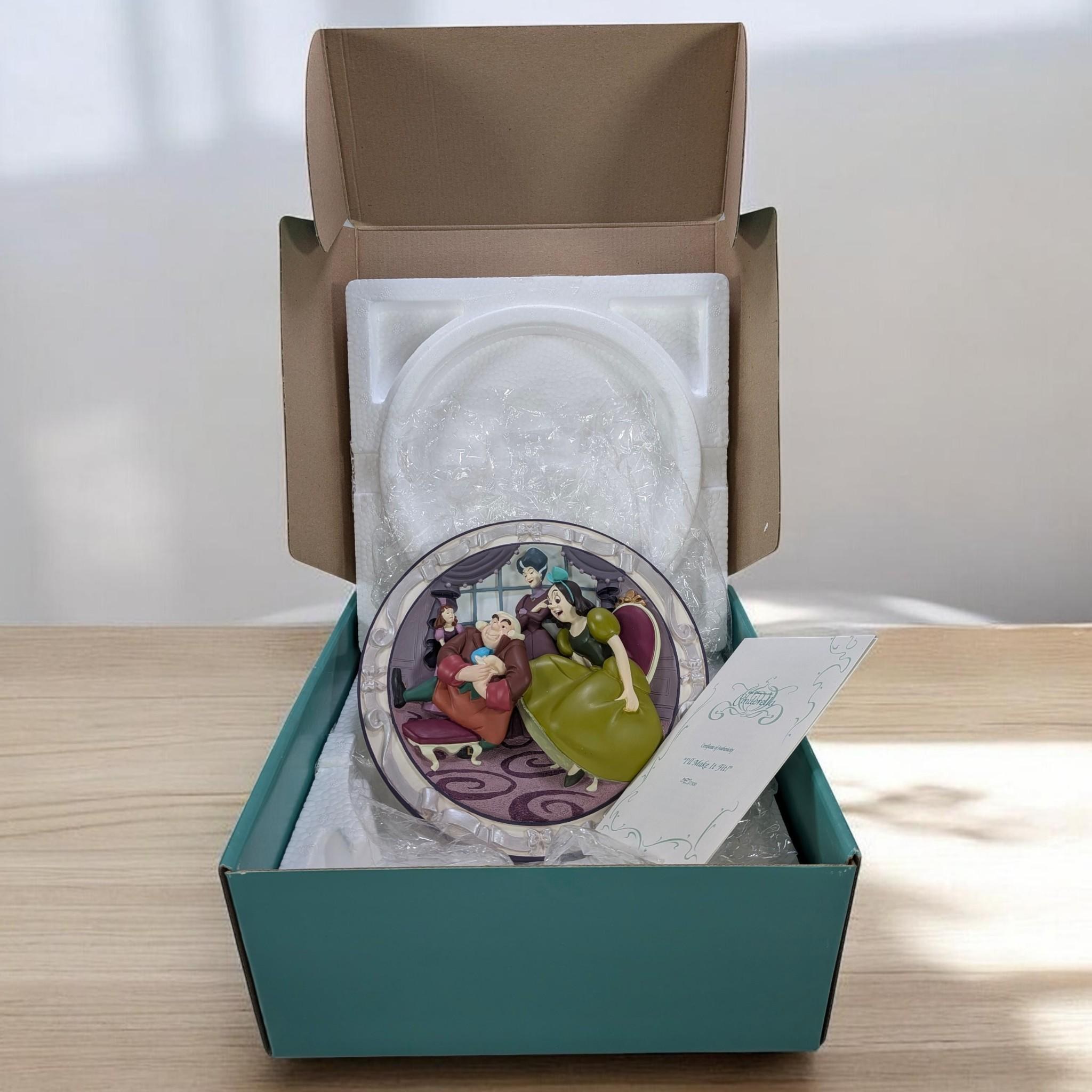 Complete Set of 4 Rare Vintage 90s Disney Store Cinderella 3D Sculptural Plates - Limited Edition - Like New - Original Boxes & COAs view 4