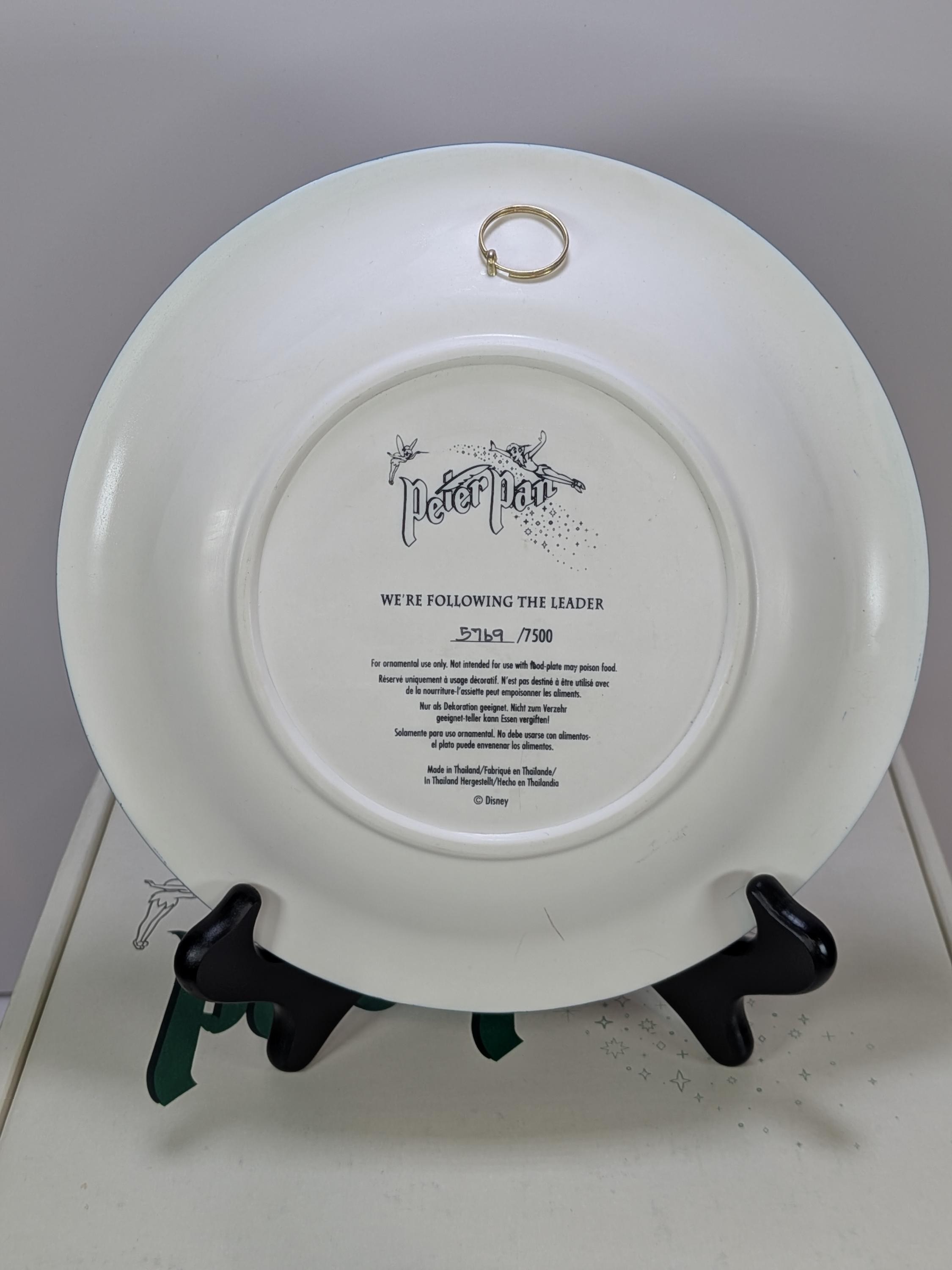 Complete Set of 4 Rare Vintage Disney Store Peter Pan 3D Sculptural Plates Limited Edition - Like New with Original Boxes & COA view 19