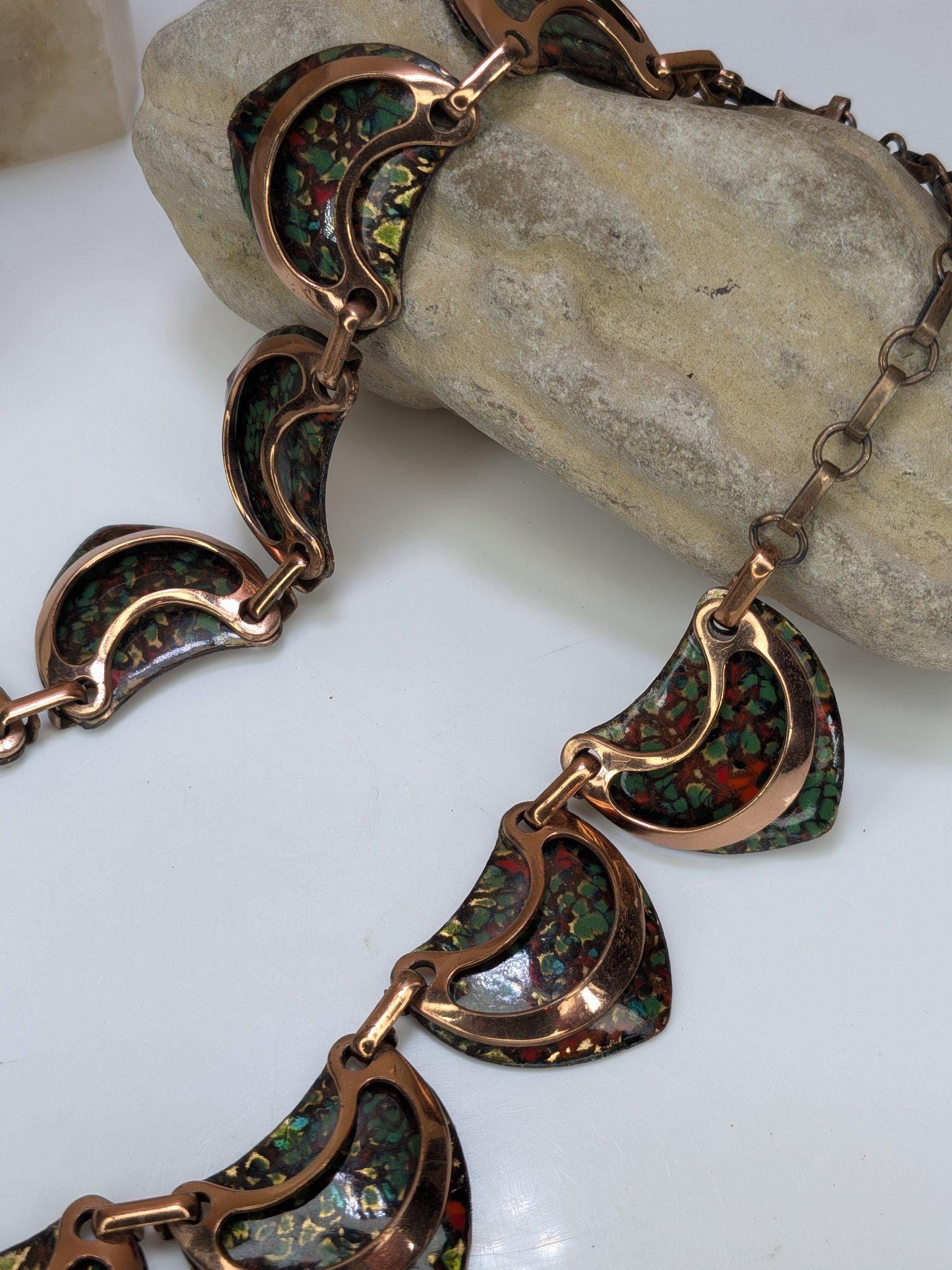 Signed Vintage Matisse Confetti Enamel Crescent Necklace 1950s - Excellent Condition view 3
