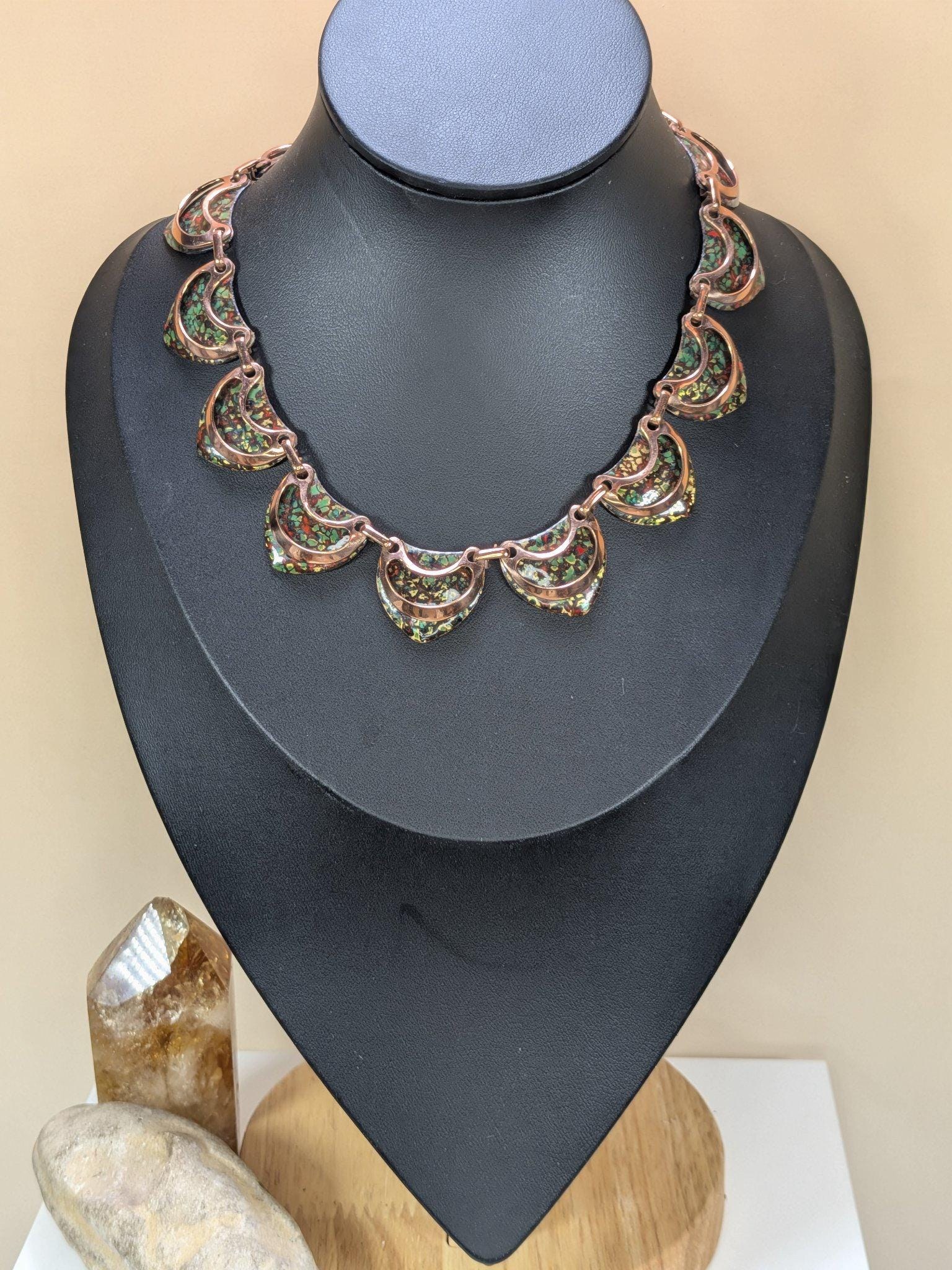 Signed Vintage Matisse Confetti Enamel Crescent Necklace 1950s - Excellent Condition view 7