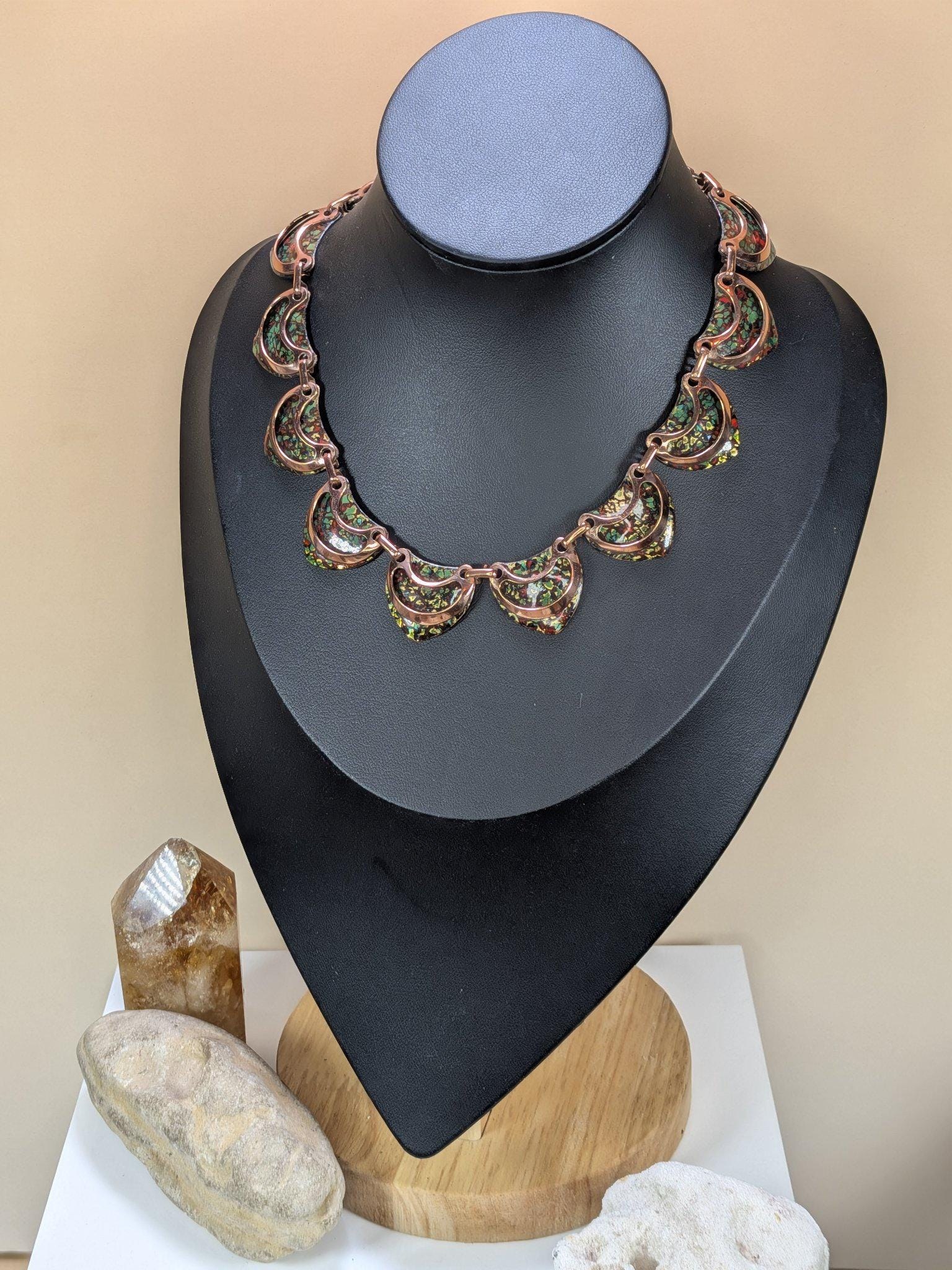 Signed Vintage Matisse Confetti Enamel Crescent Necklace 1950s - Excellent Condition view 8