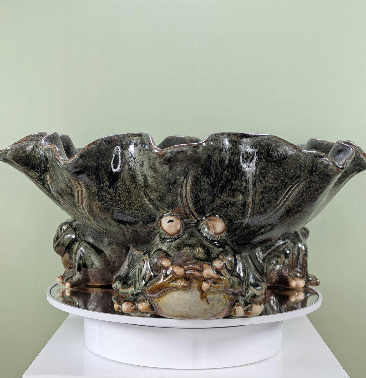 Vintage Majolica Style Ceramic Three Frog Lotus Leaf Centerpiece Bowl view 2