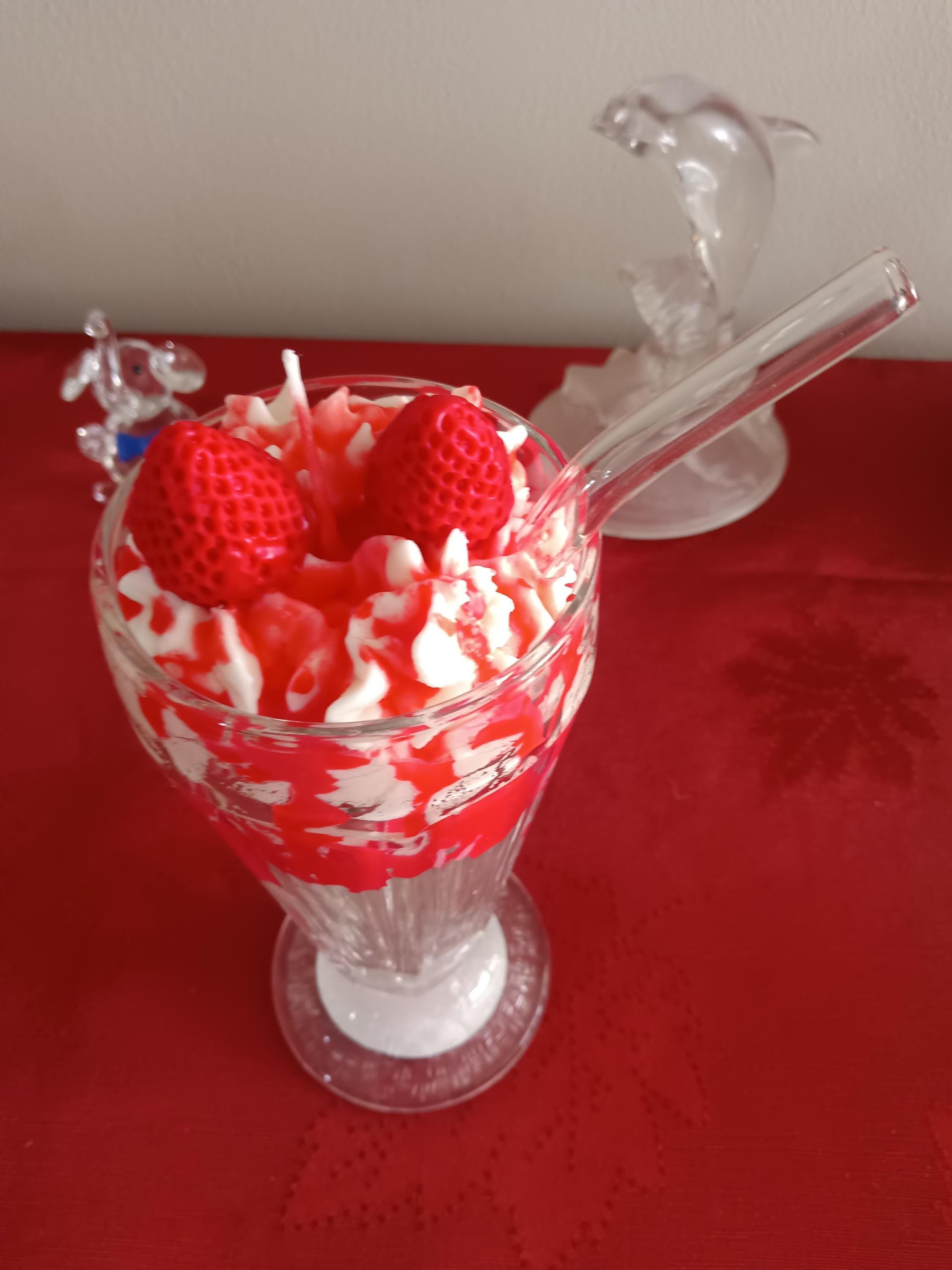 Ice cream sundae candle, view 2