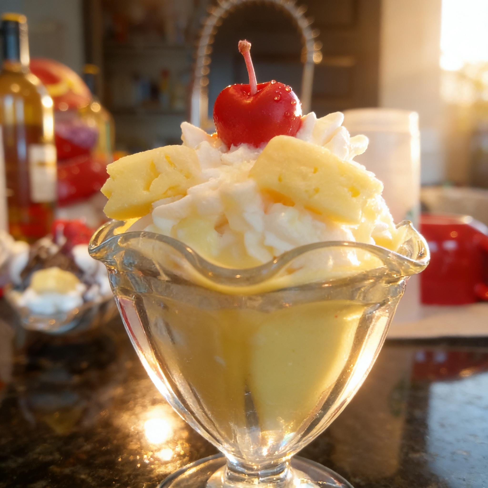 Pineapple scented sundae candle