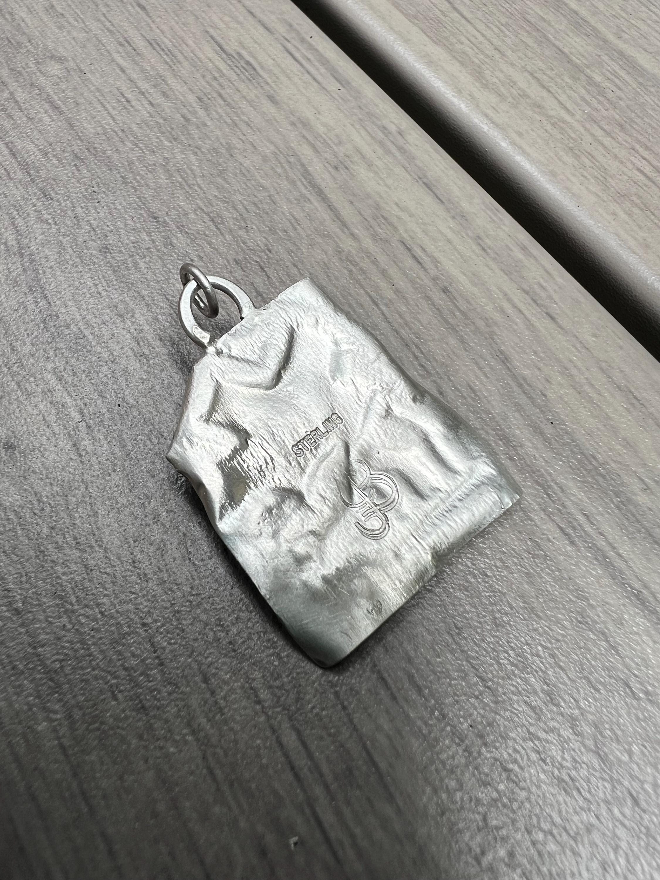 Model Unique Styled Opal Pendant, view 2