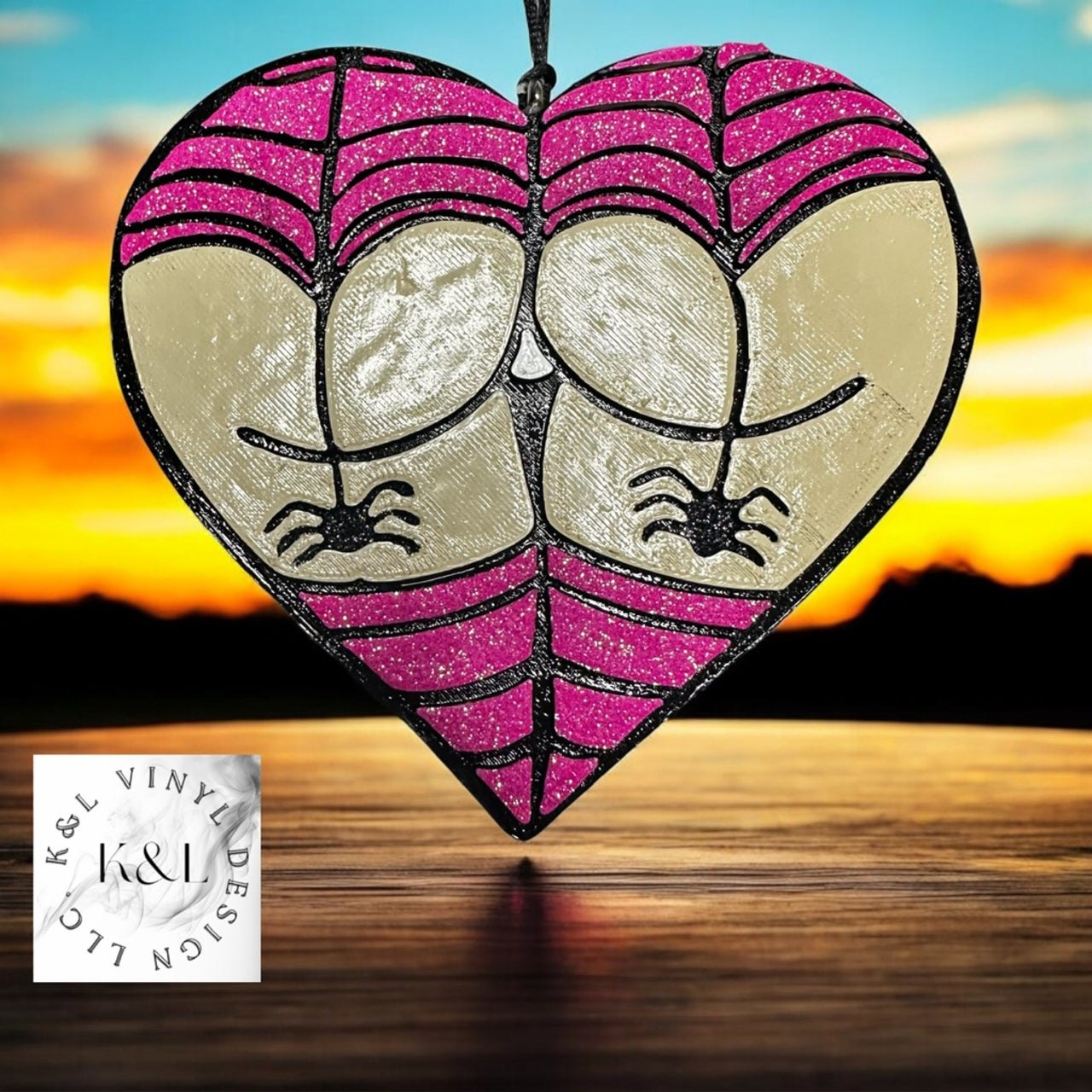 Sexy Bottom with spiders