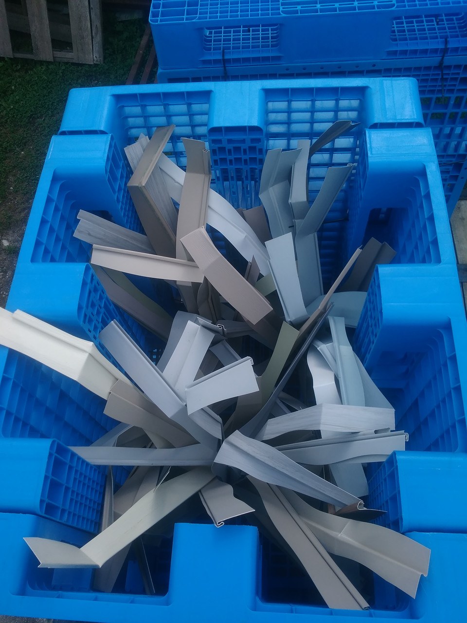 The Oasis Six Sided Artificial Fish Habitat Cage, view 5
