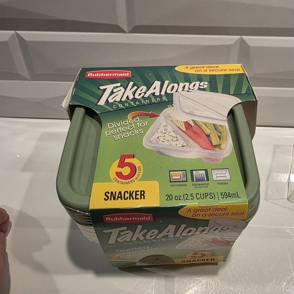 Discontinued Rubbermaid snack containers
