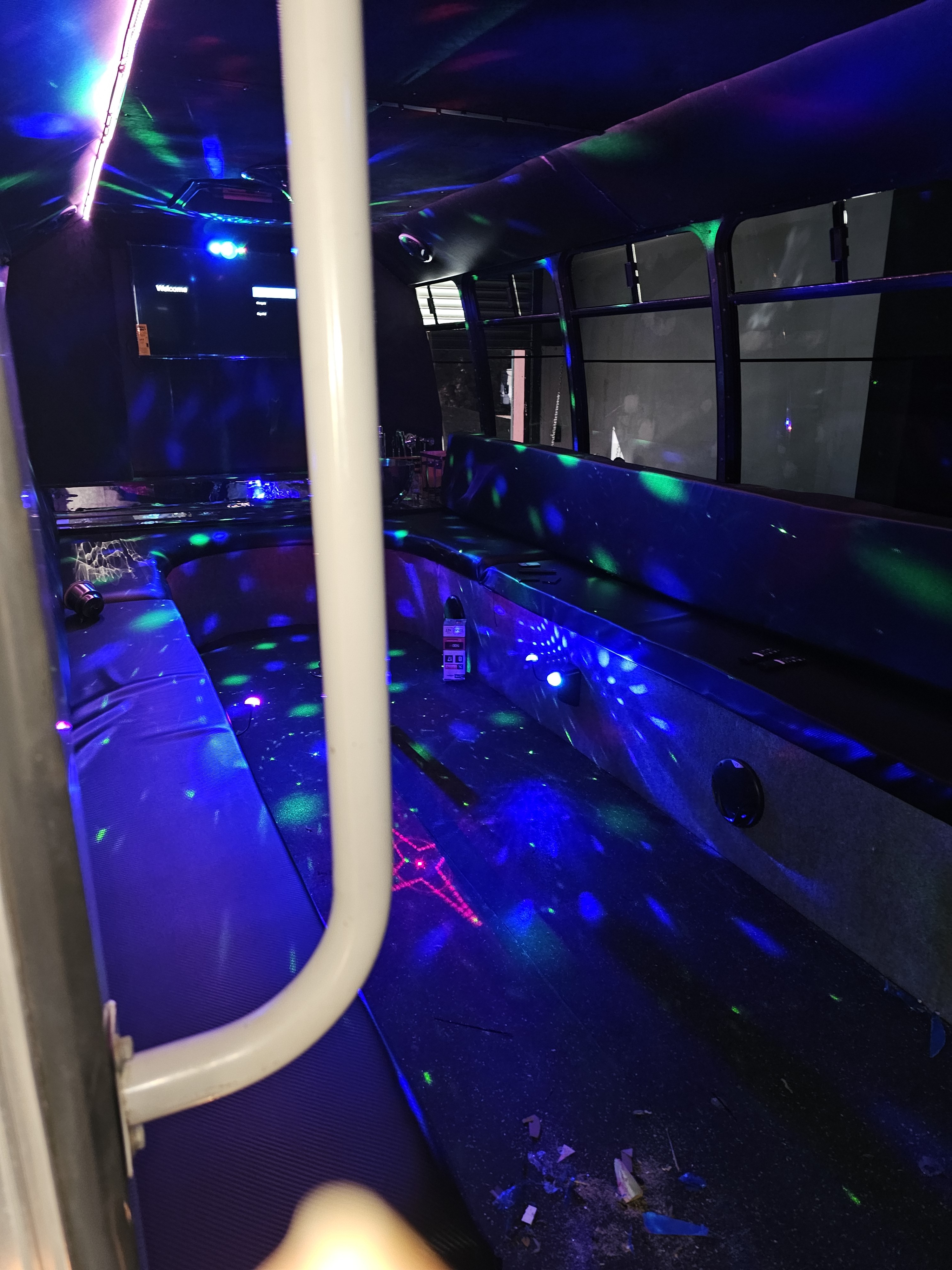 Kiwe's Party Bus feature 3