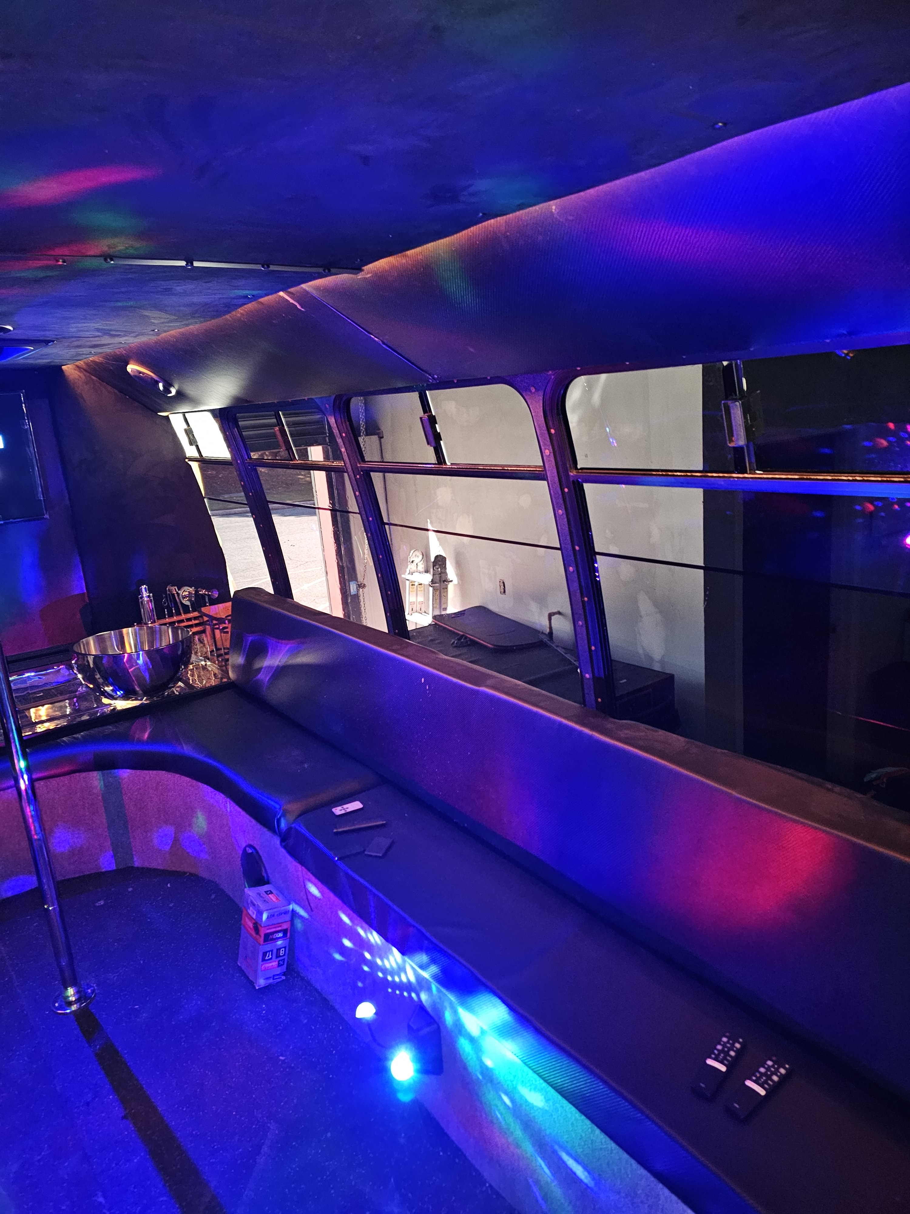Kiwe's Party Bus feature 5