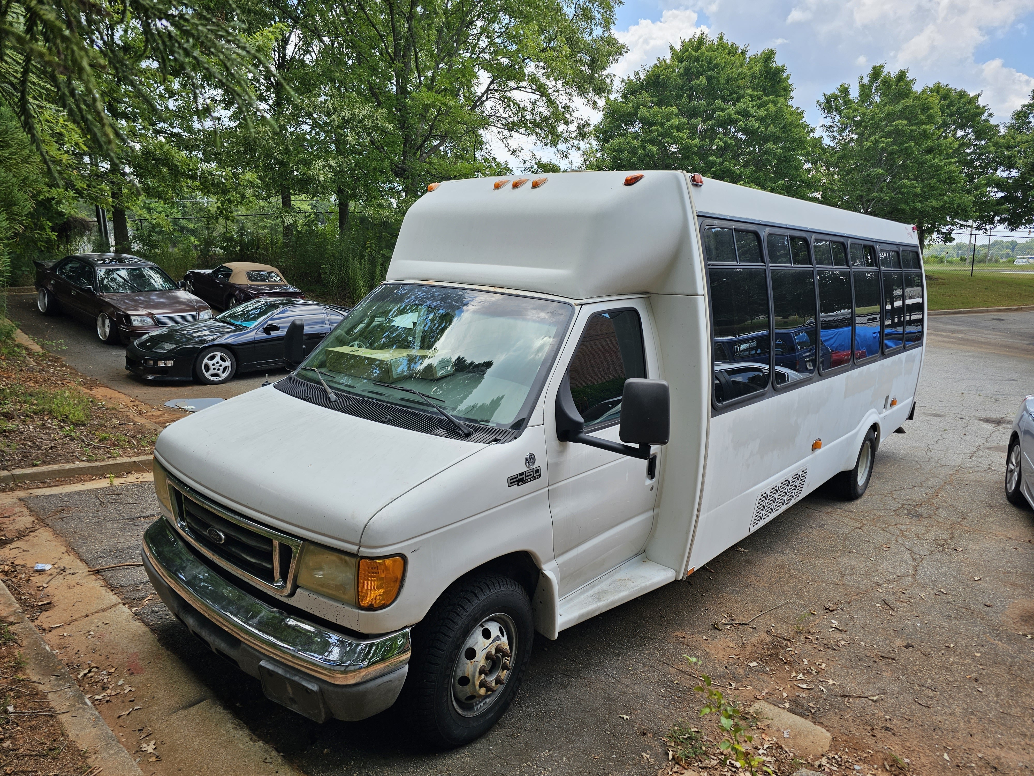 Kiwe's Party Bus feature 6