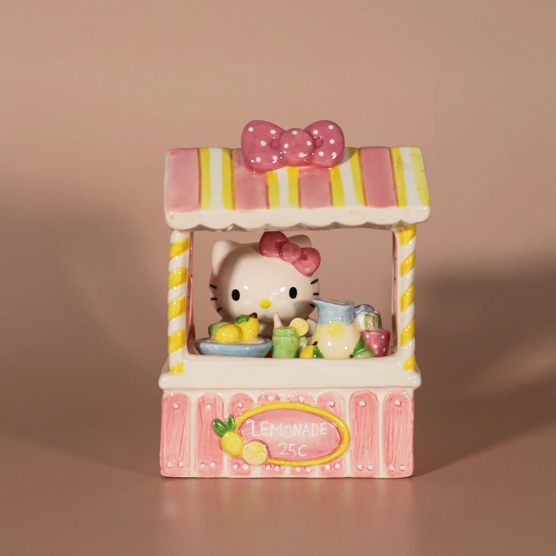 HELLO KITTY LEMONADE STAND FIGURINE