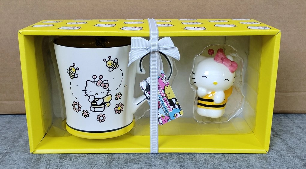 HELLO KITTY BEE 17OZ MUG AND FIGURINE GIFT SET OF 2
