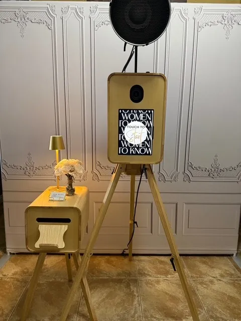 The Artisan wooden Photo Booth