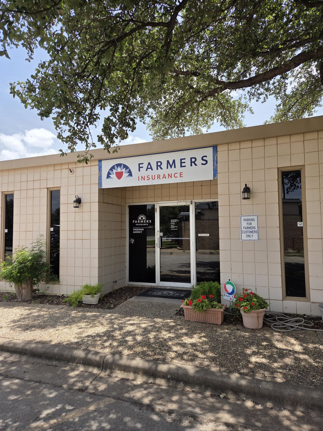 Front entrance of the Darrell Freeman Agency office in San Angelo