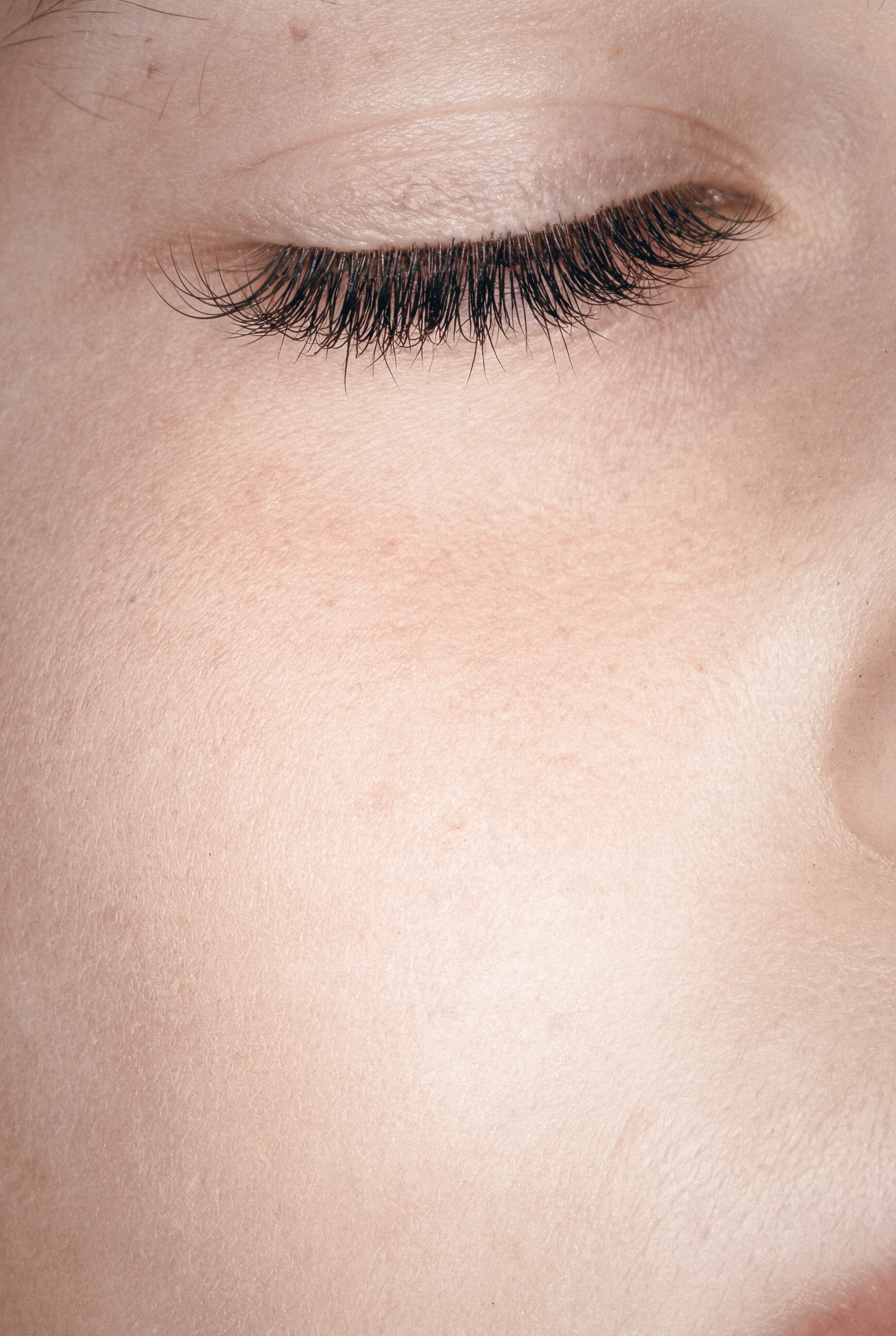 Close-up of a client’s custom lash extensions