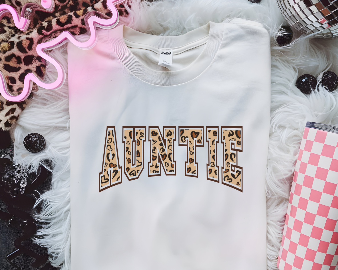 Auntie graphic top
