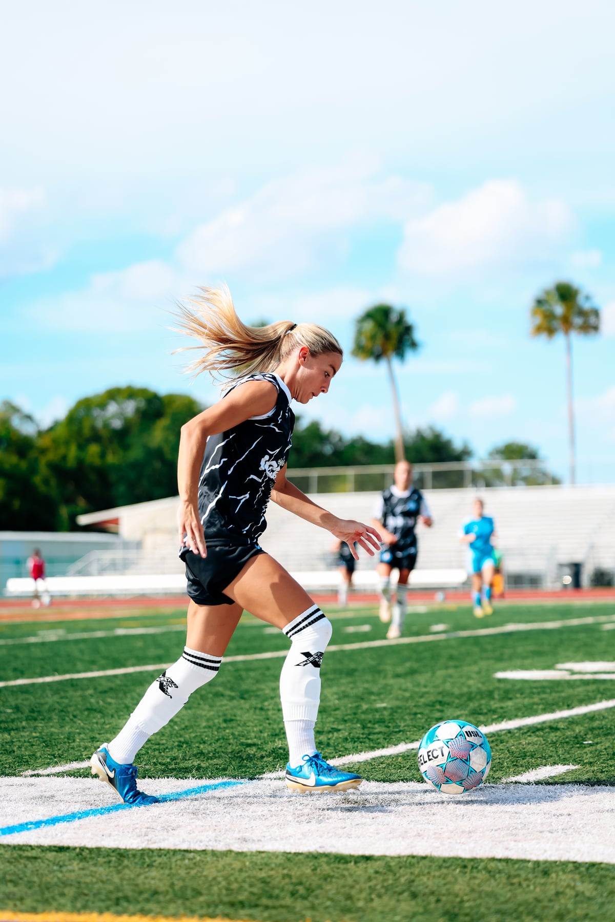 Brooke House FC women's player in action