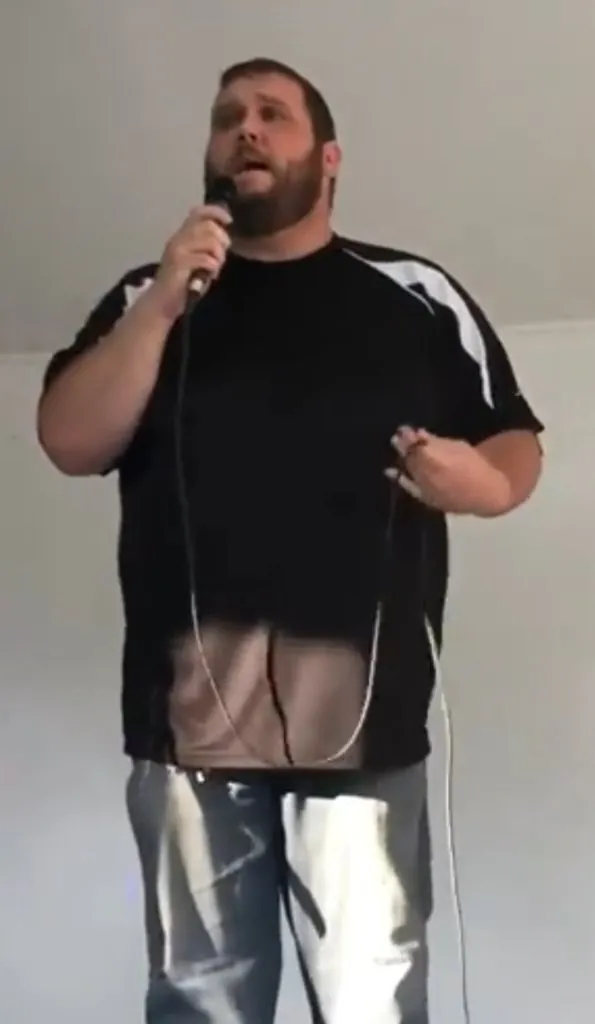 Dustin Nova performing live